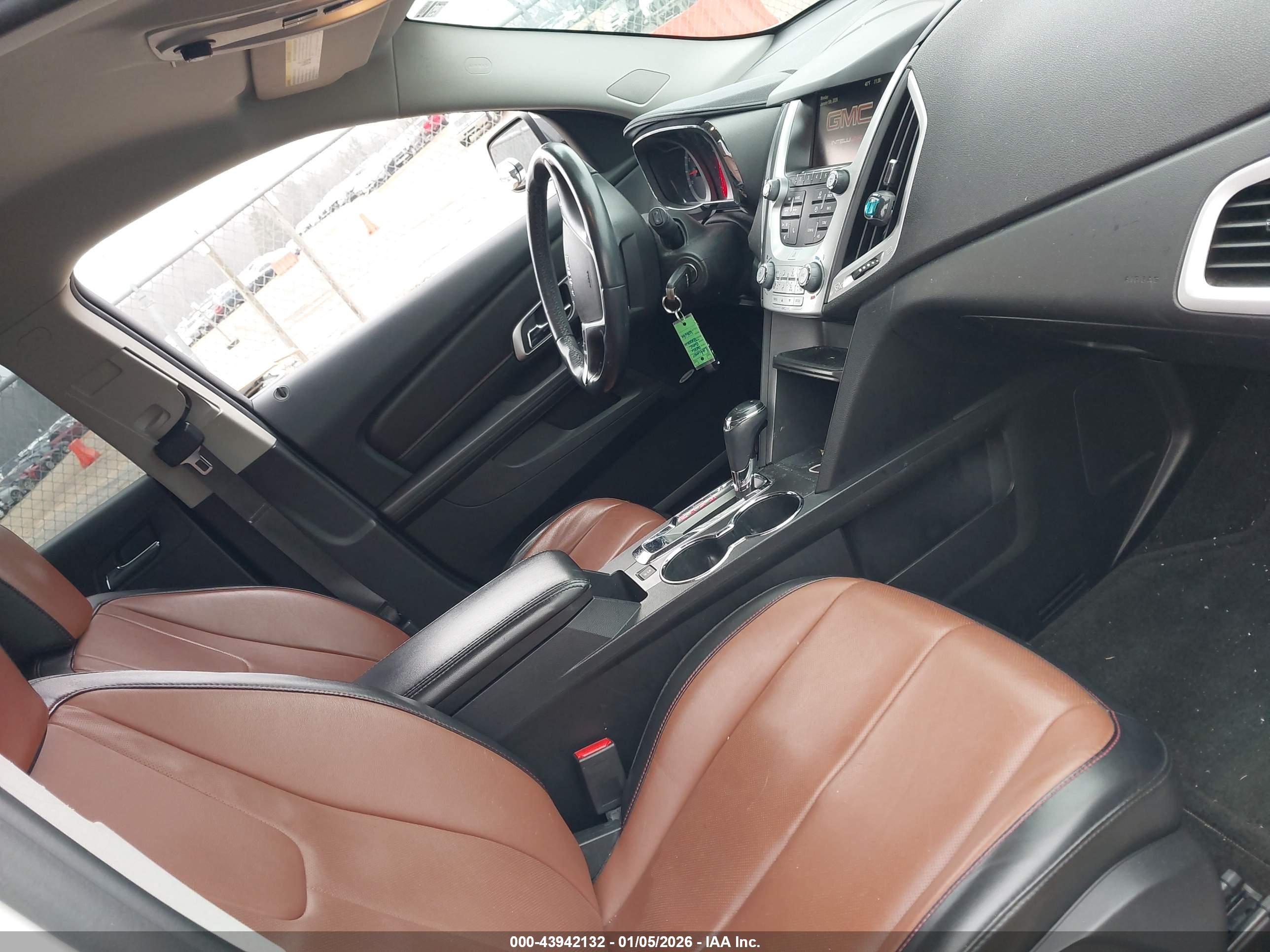 GMC TERRAIN image 5