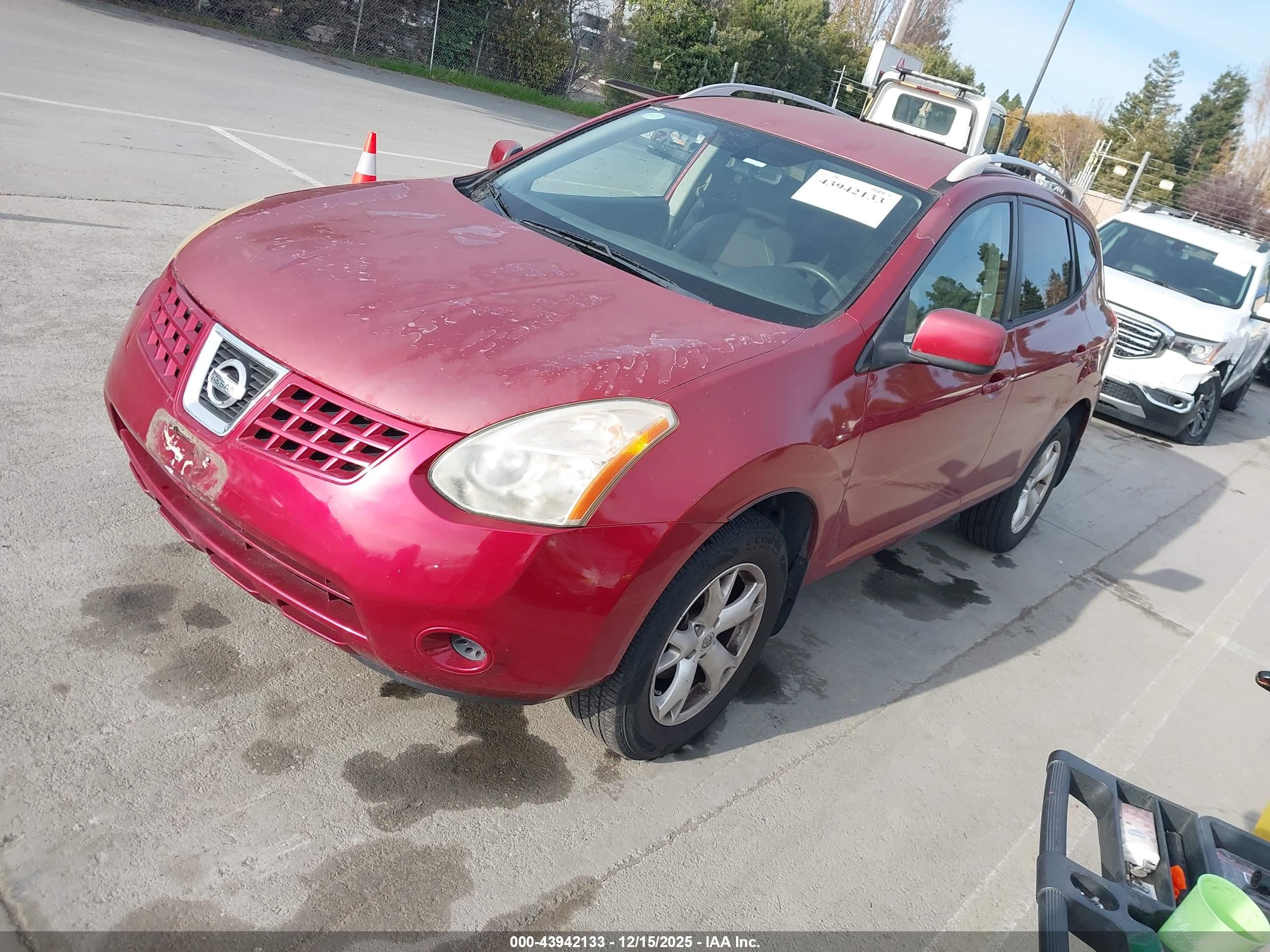 NISSAN ROGUE image 2