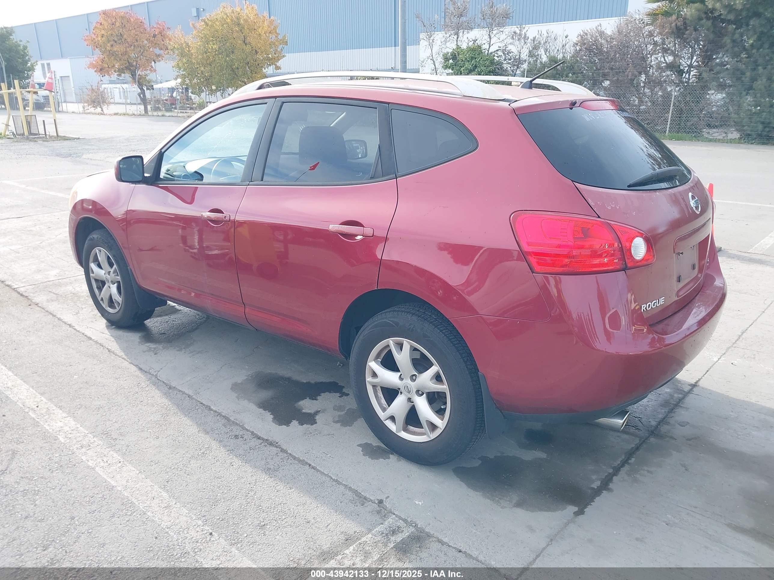 NISSAN ROGUE image 3