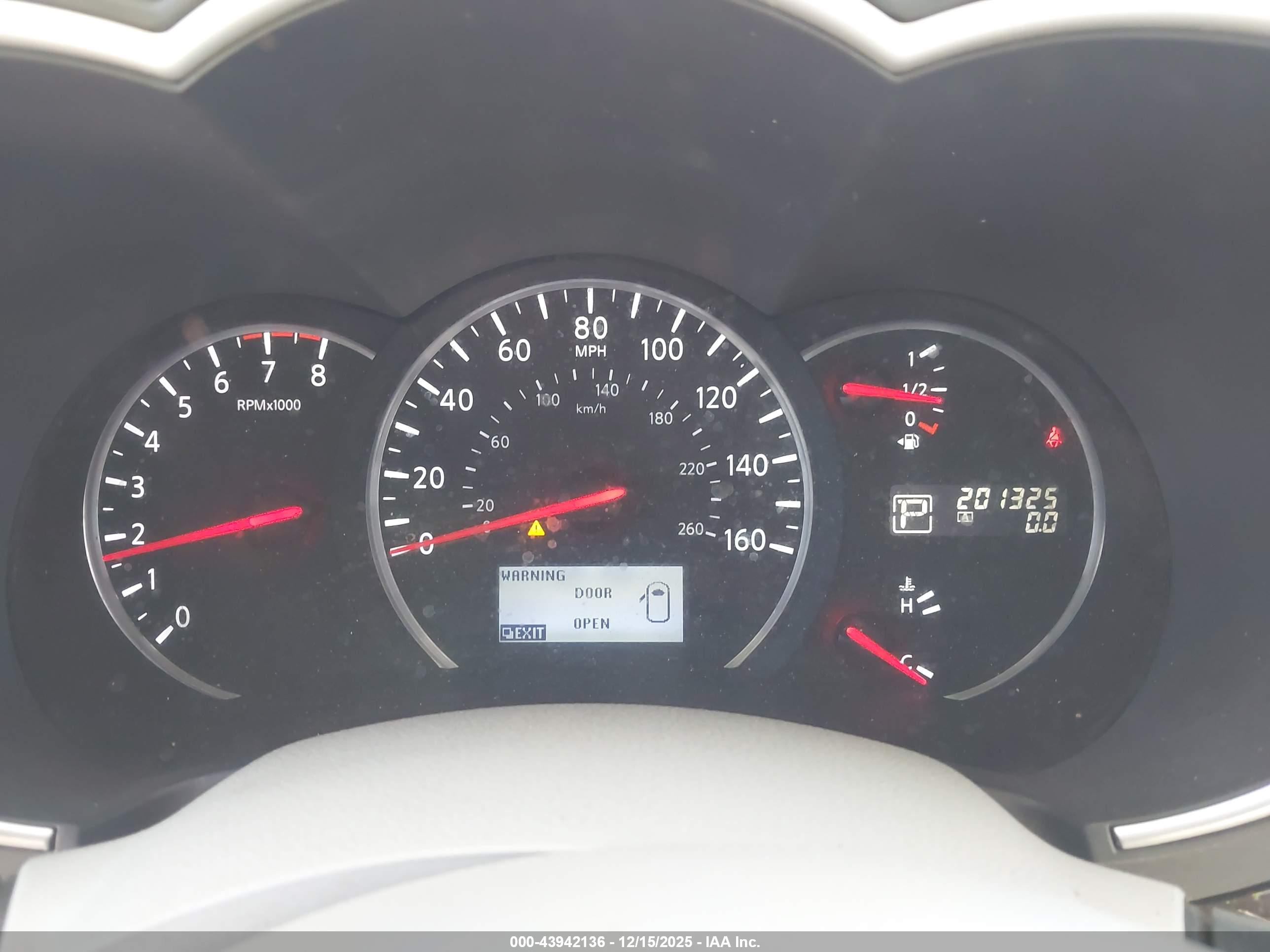 NISSAN QUEST image 7