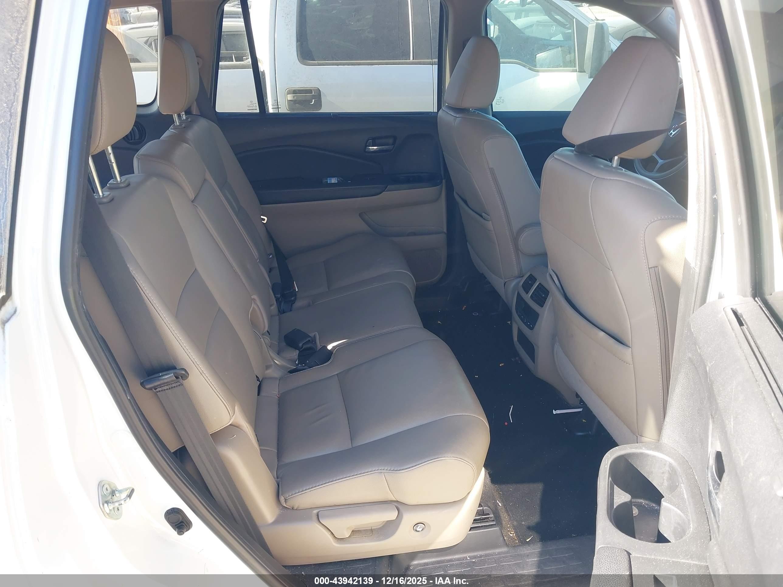 HONDA PILOT image 8