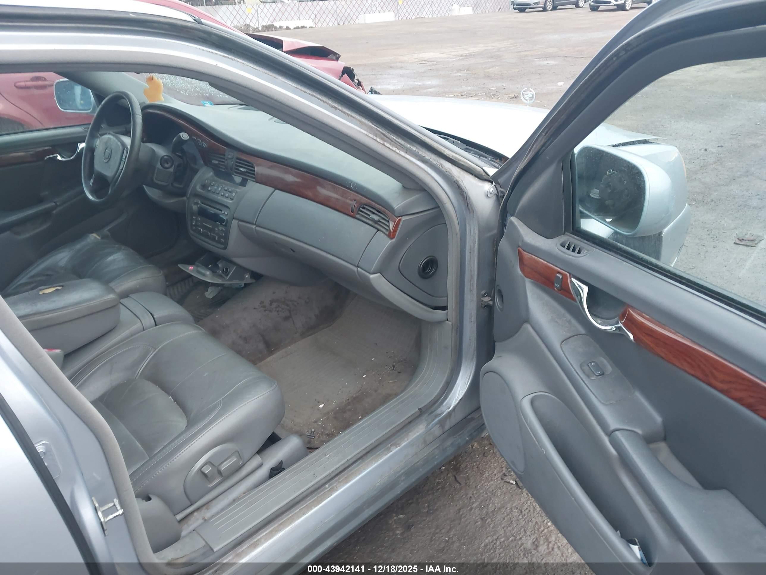 CADILLAC DEVILLE image 5