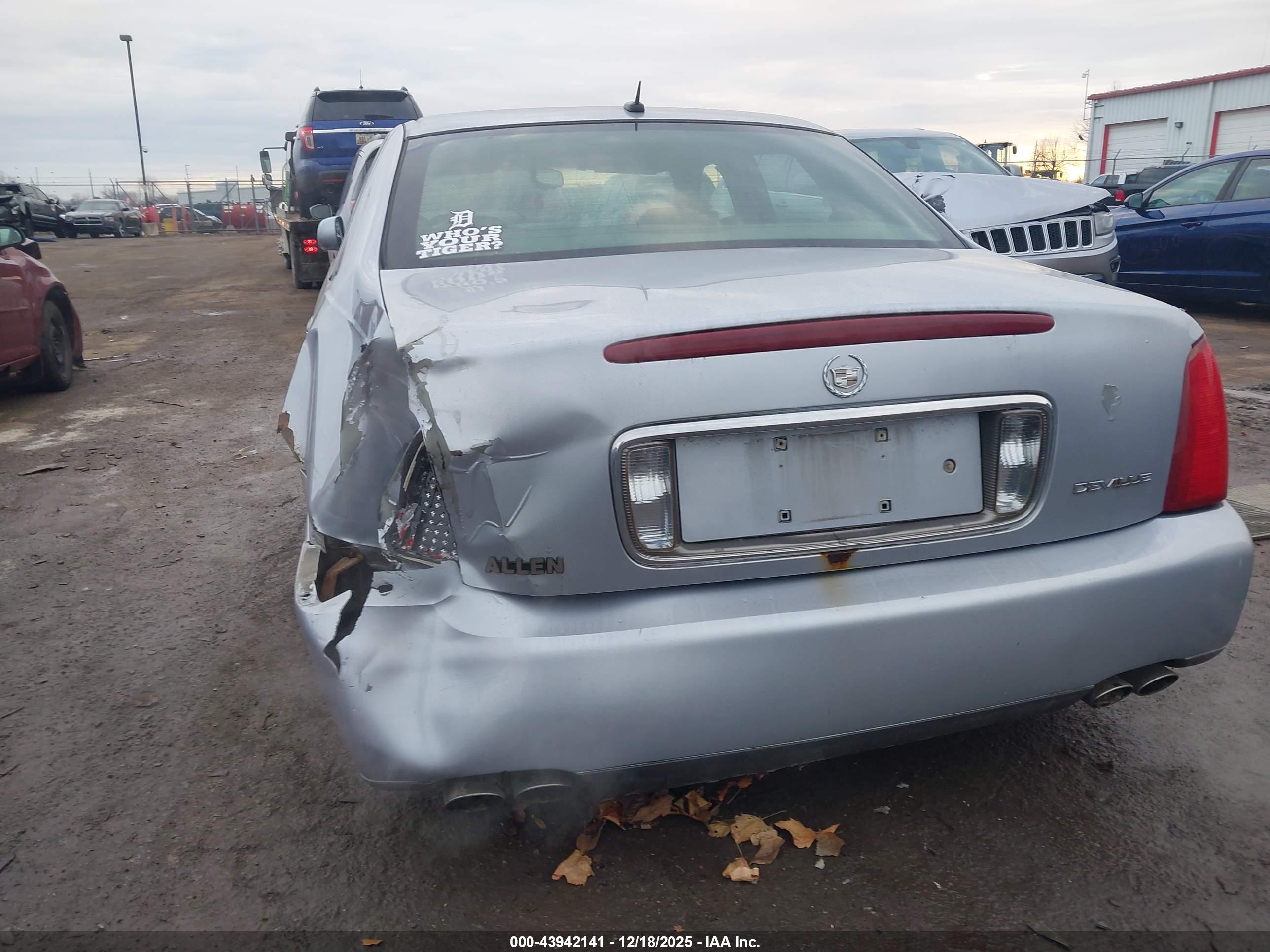 CADILLAC DEVILLE image 6