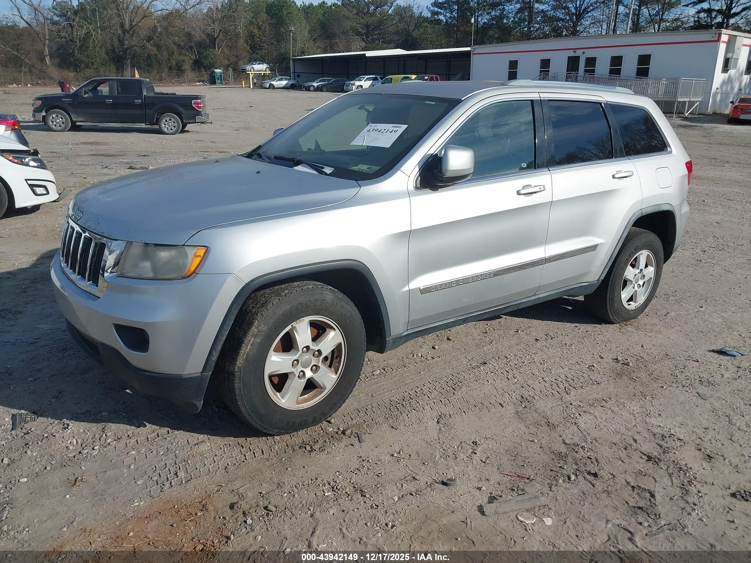 JEEP GRAND image 2