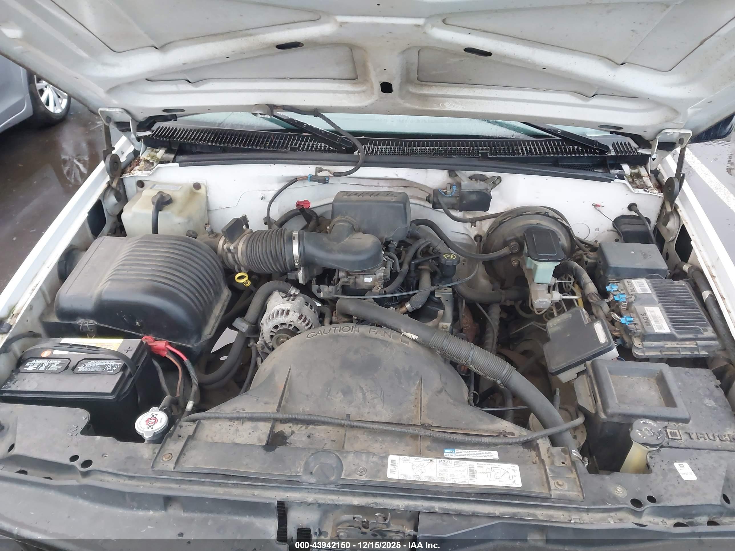 CHEVROLET GMT-400 image 10