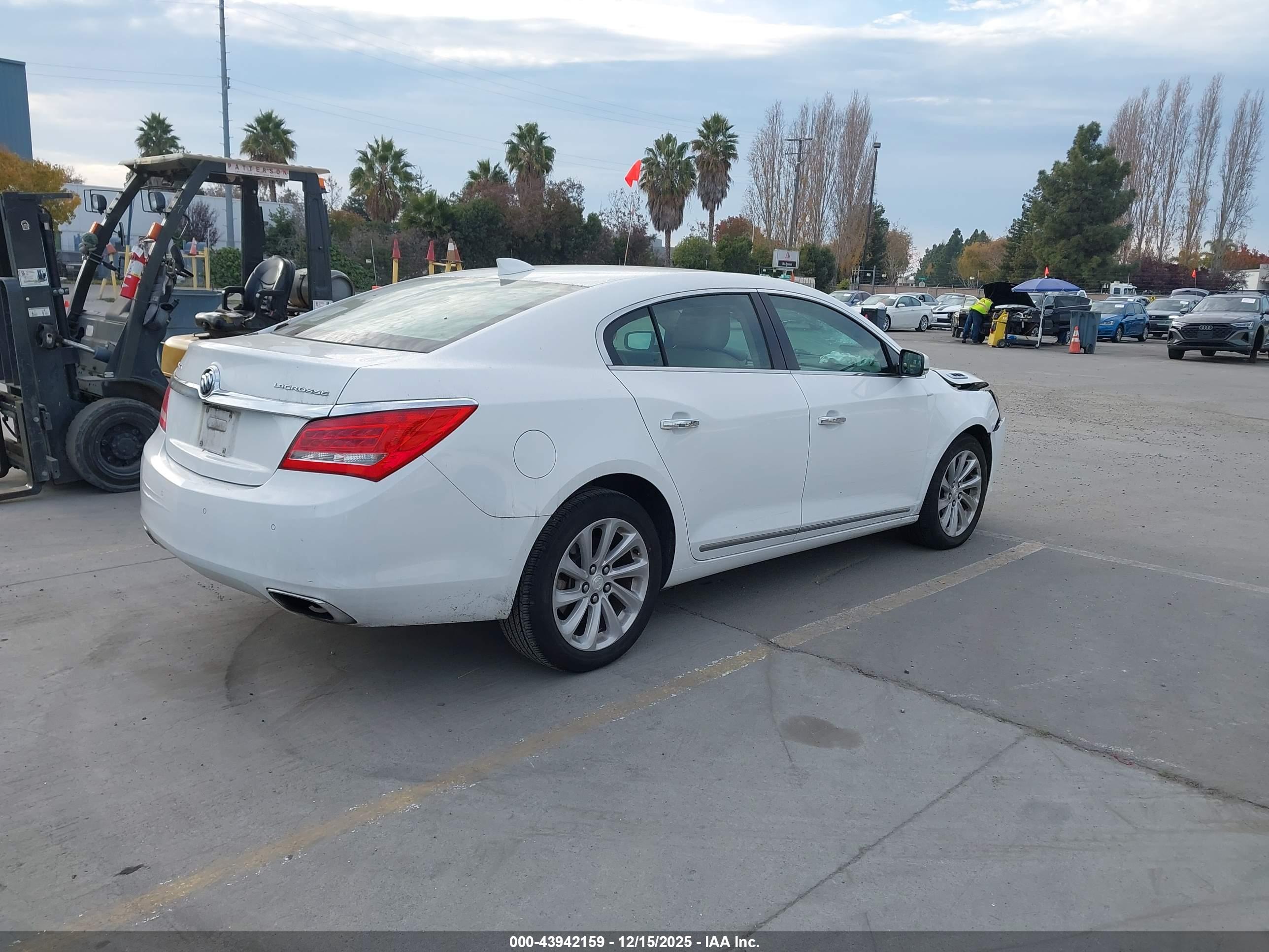 BUICK LACROSSE image 4