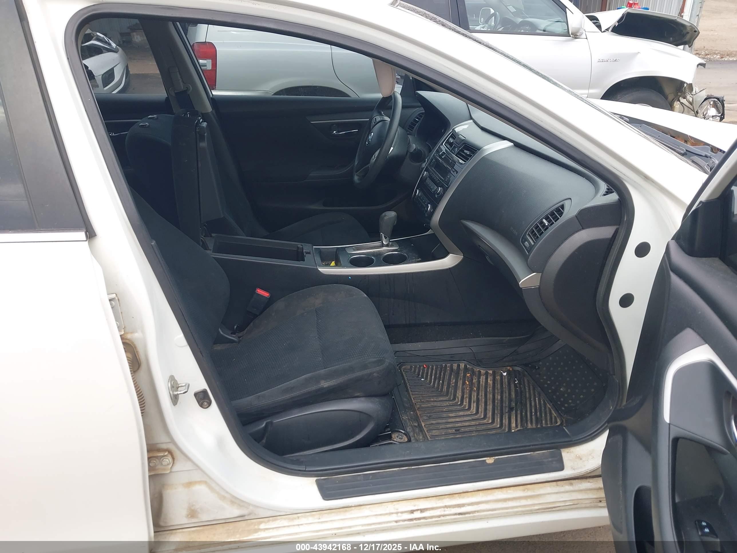 NISSAN ALTIMA image 5