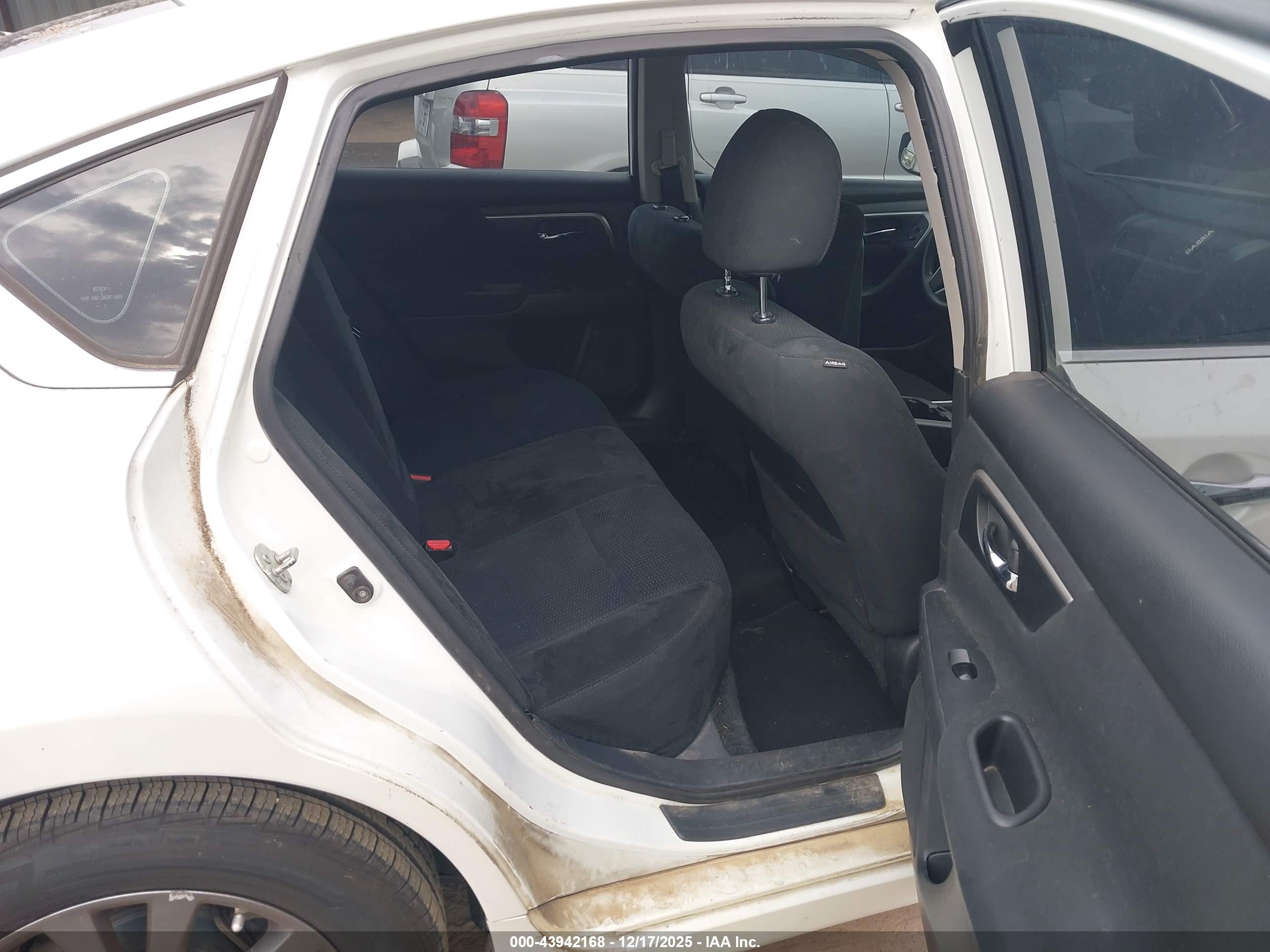 NISSAN ALTIMA image 8