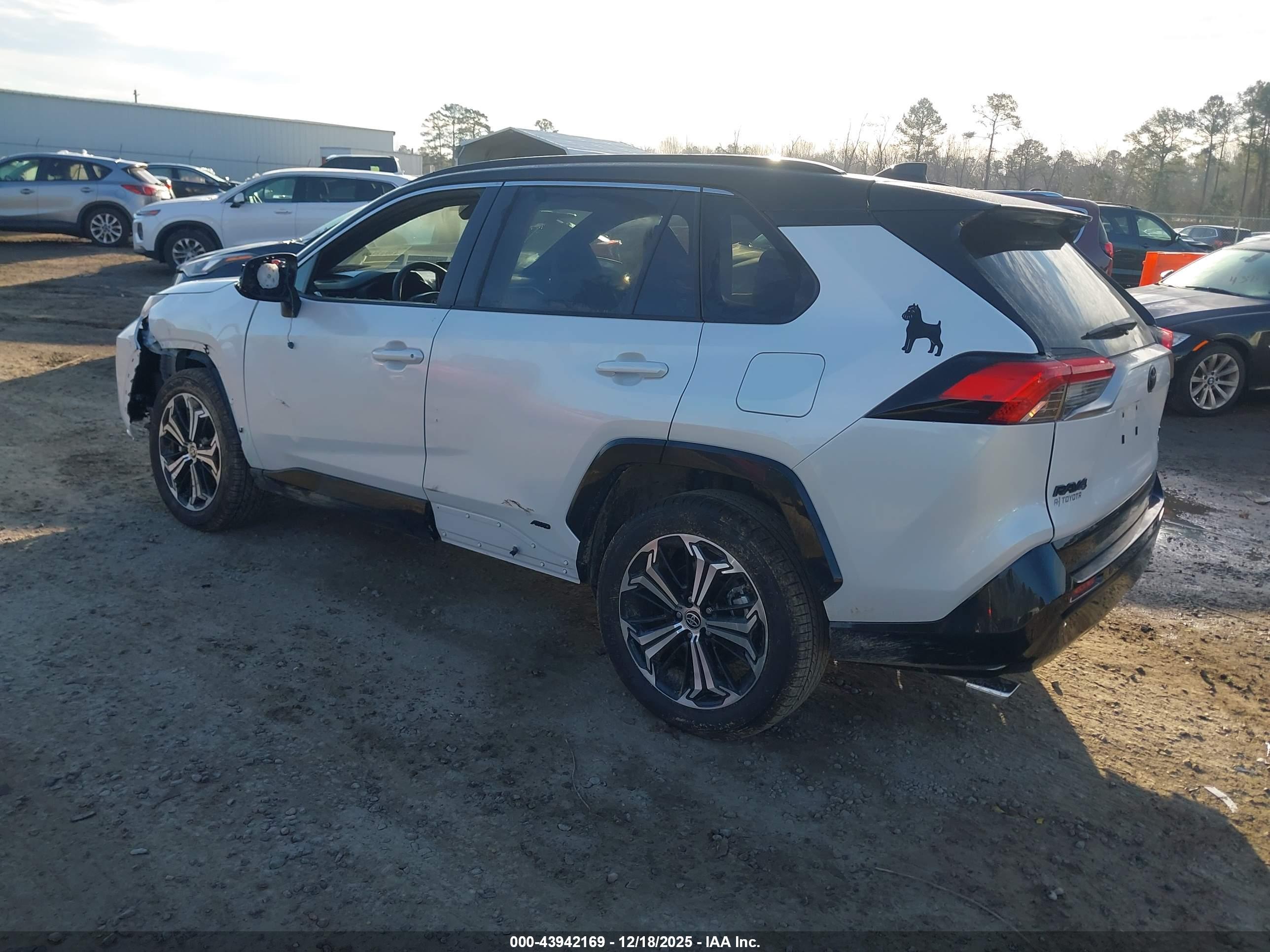 TOYOTA RAV4 image 3