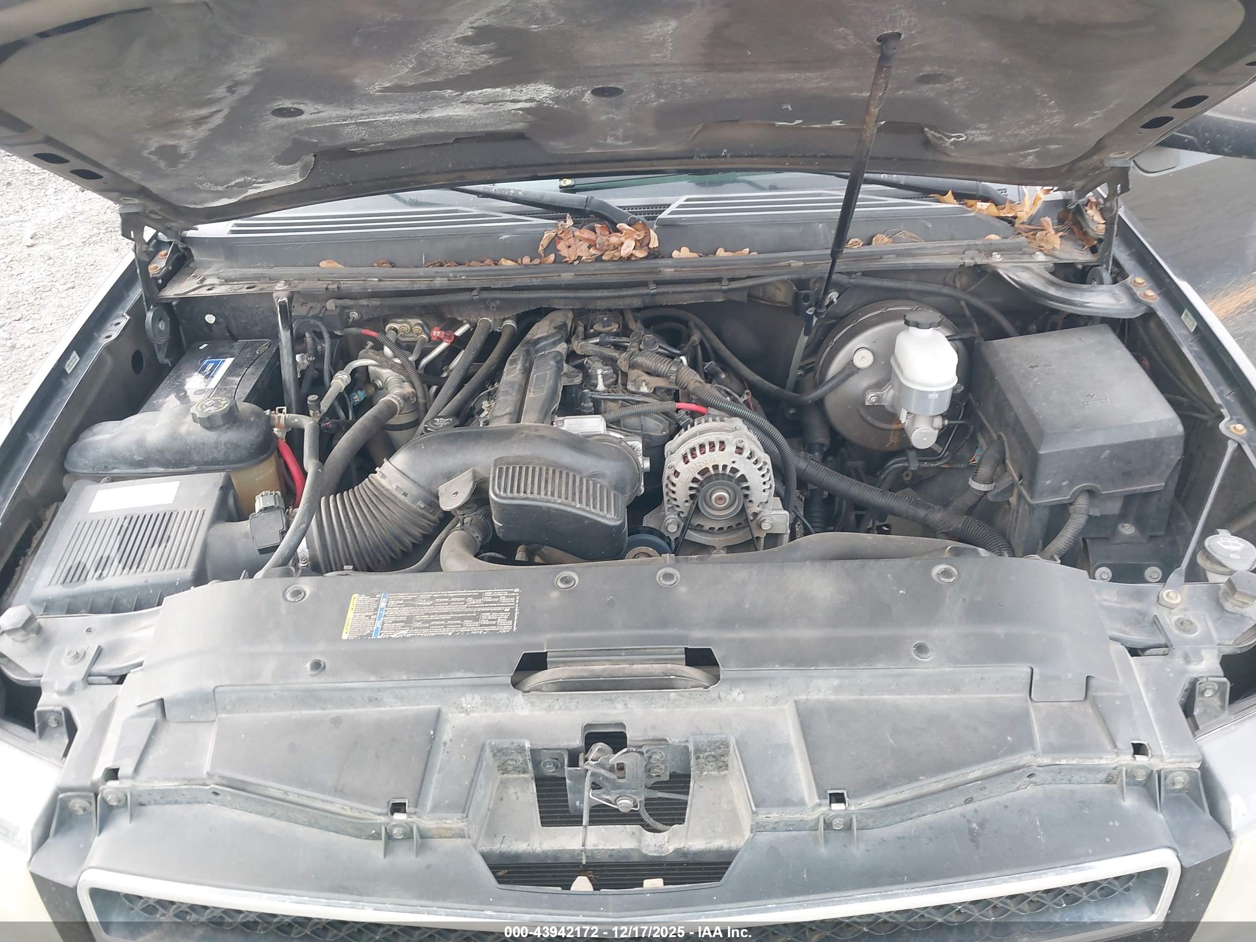 CHEVROLET TAHOE image 10