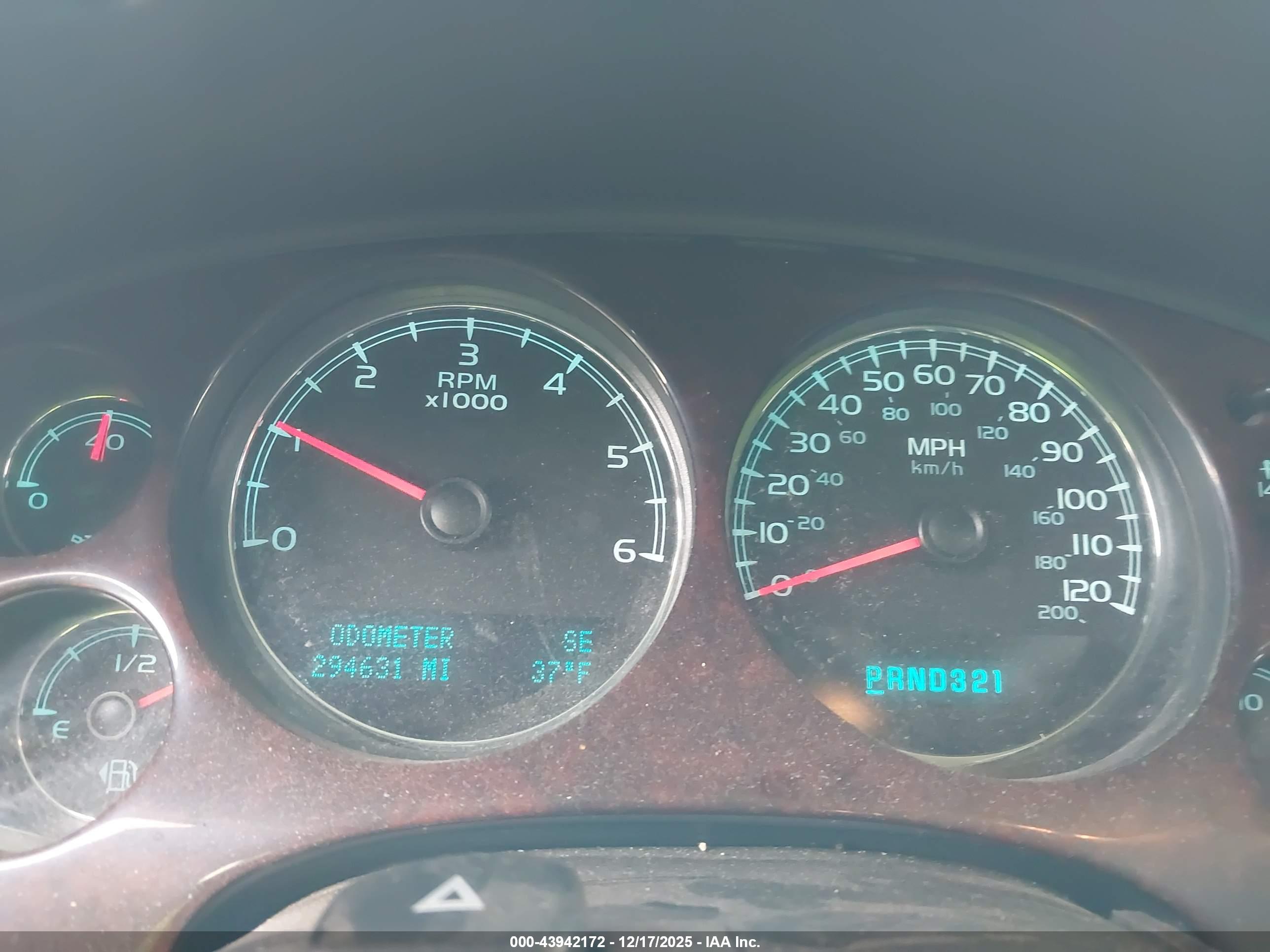 CHEVROLET TAHOE image 7