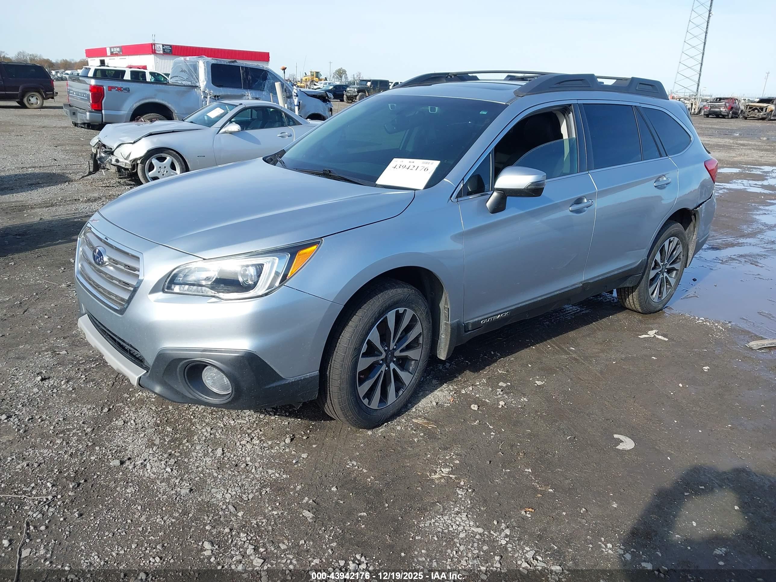 SUBARU OUTBACK image 2