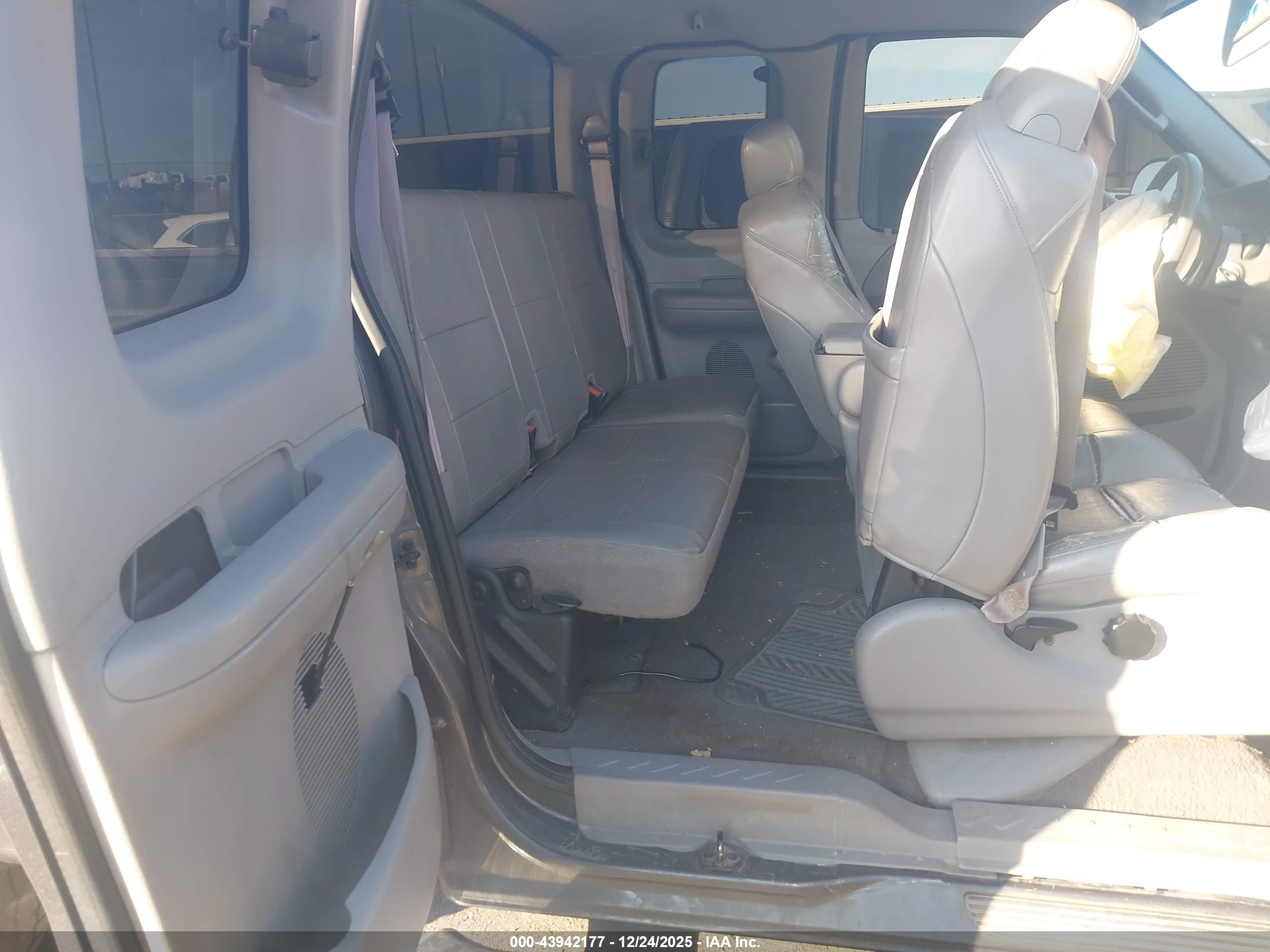 FORD F-150 image 8