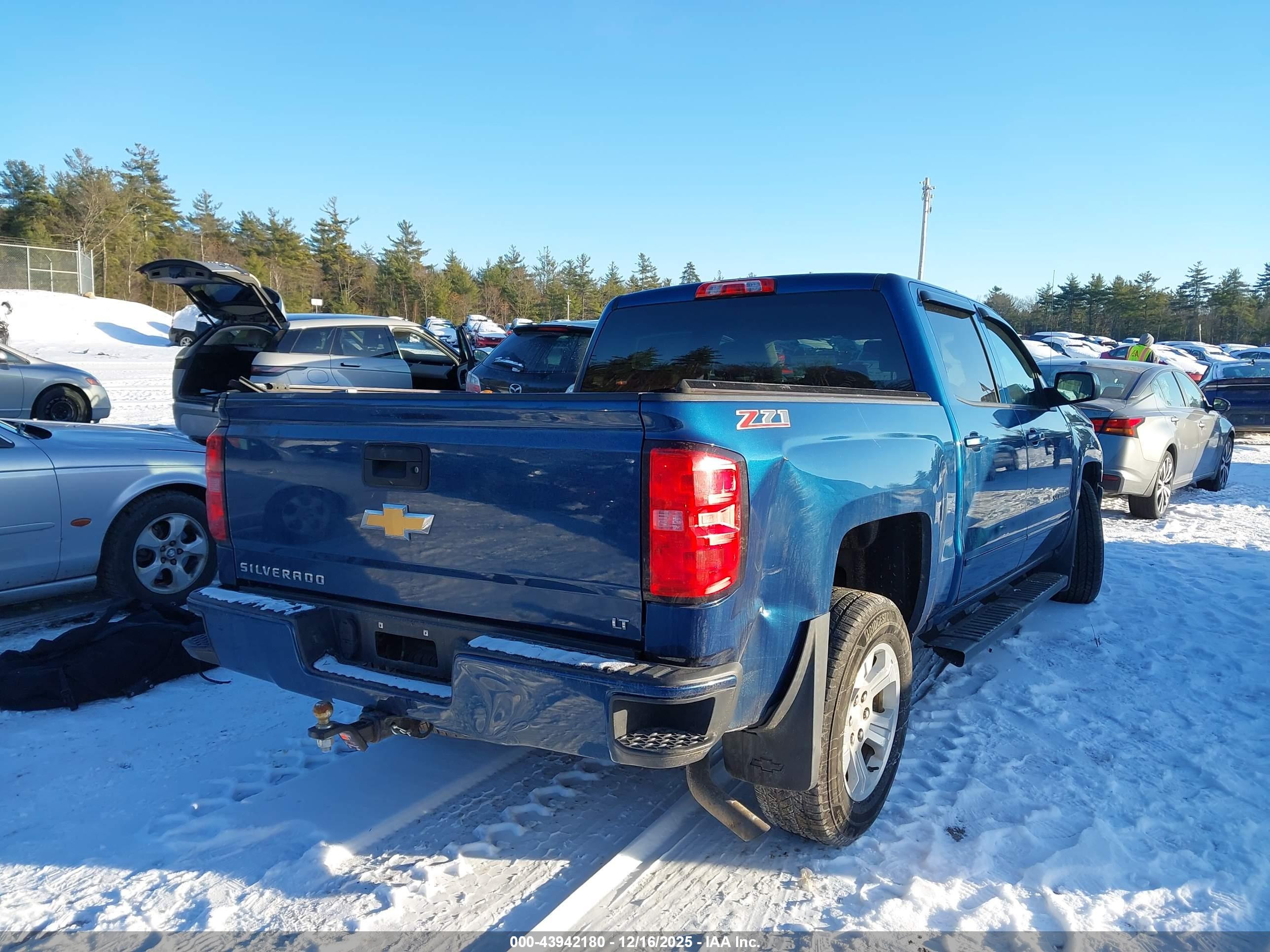 CHEVROLET SILVERADO image 4