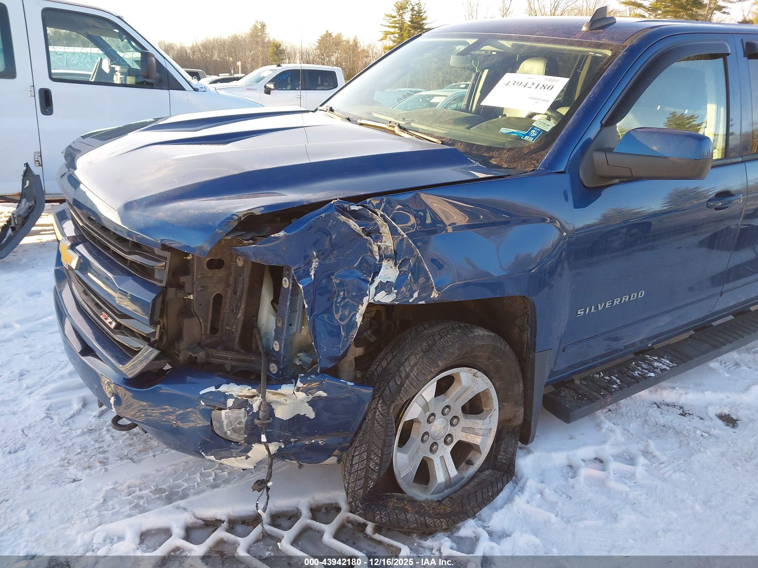 CHEVROLET SILVERADO image 6