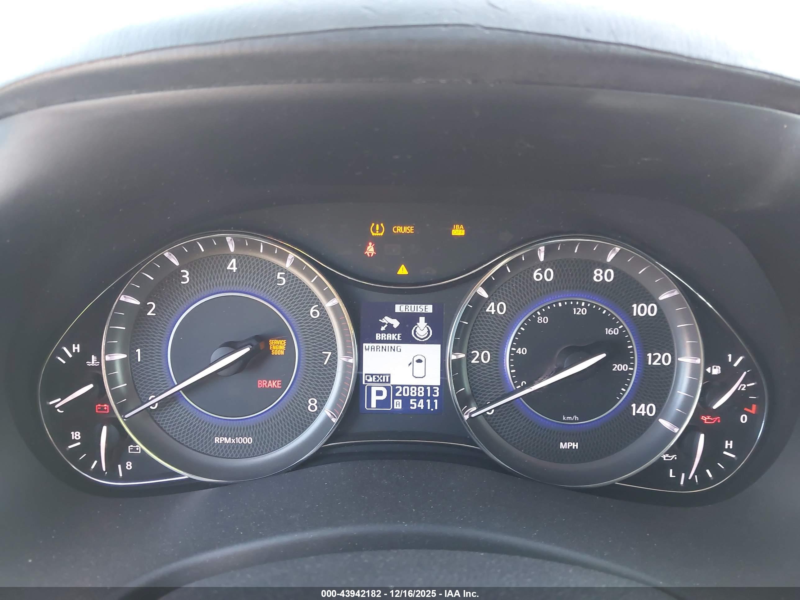 INFINITI QX56 image 7