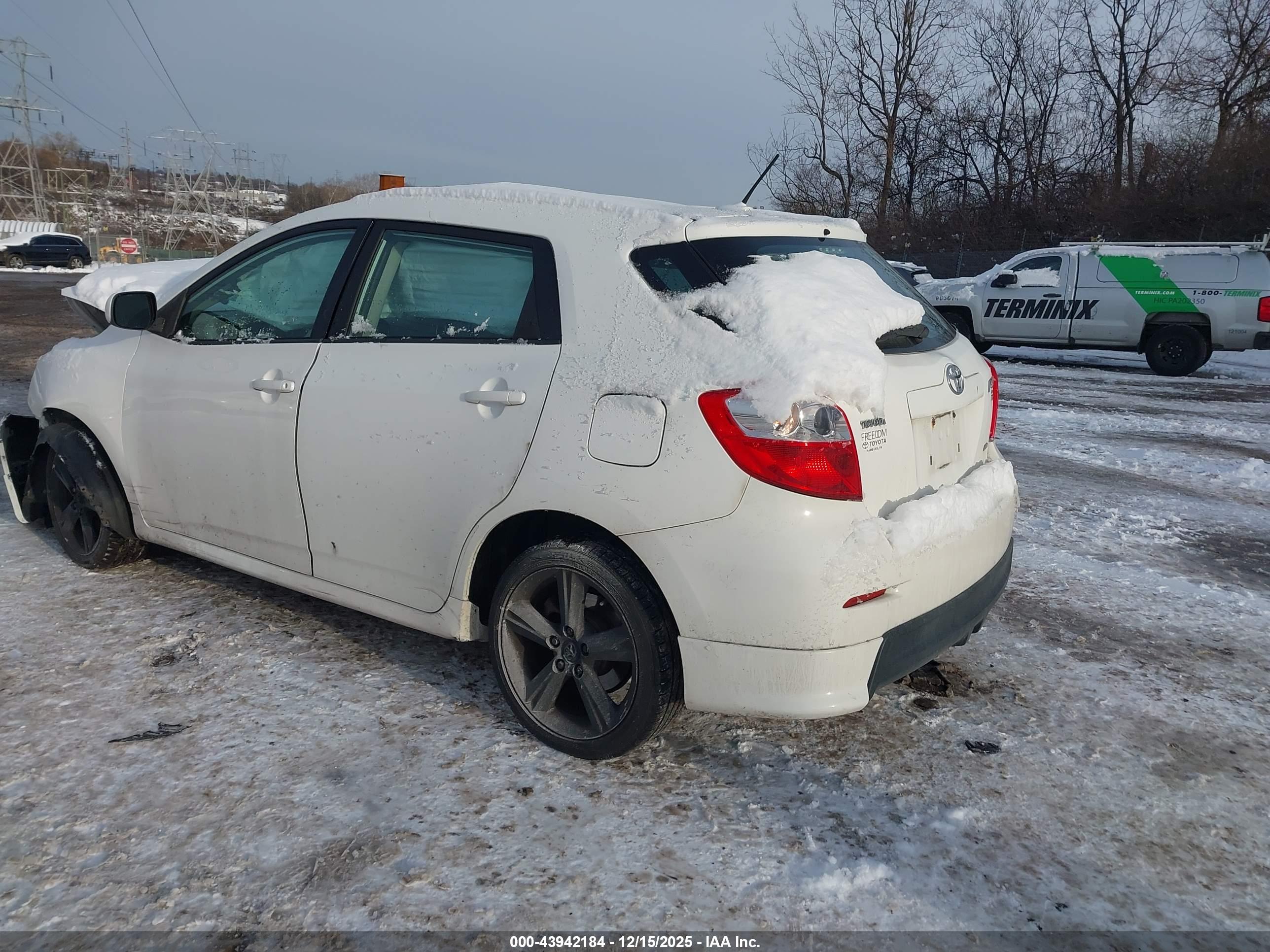TOYOTA MATRIX image 3
