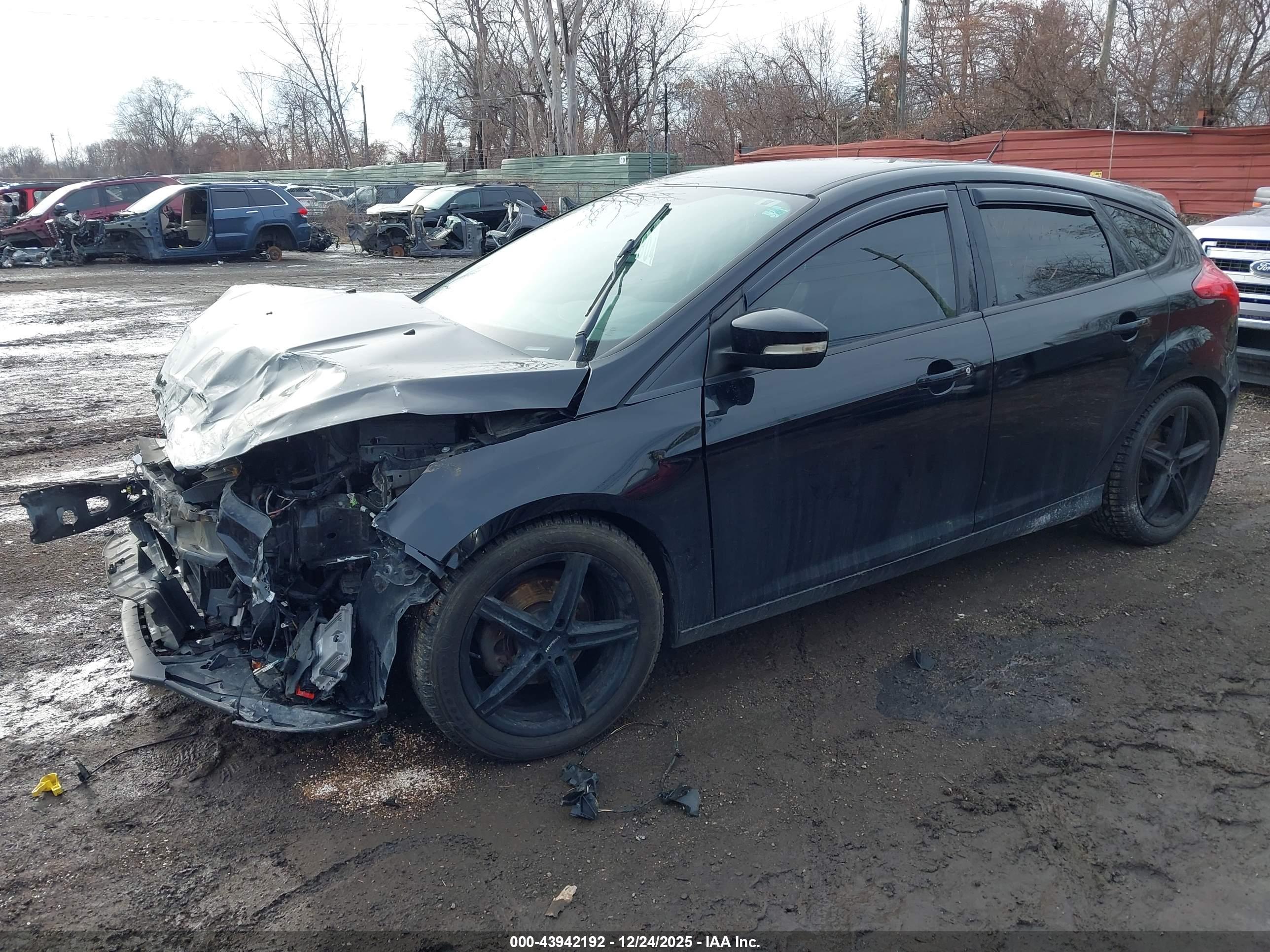 FORD FOCUS image 2