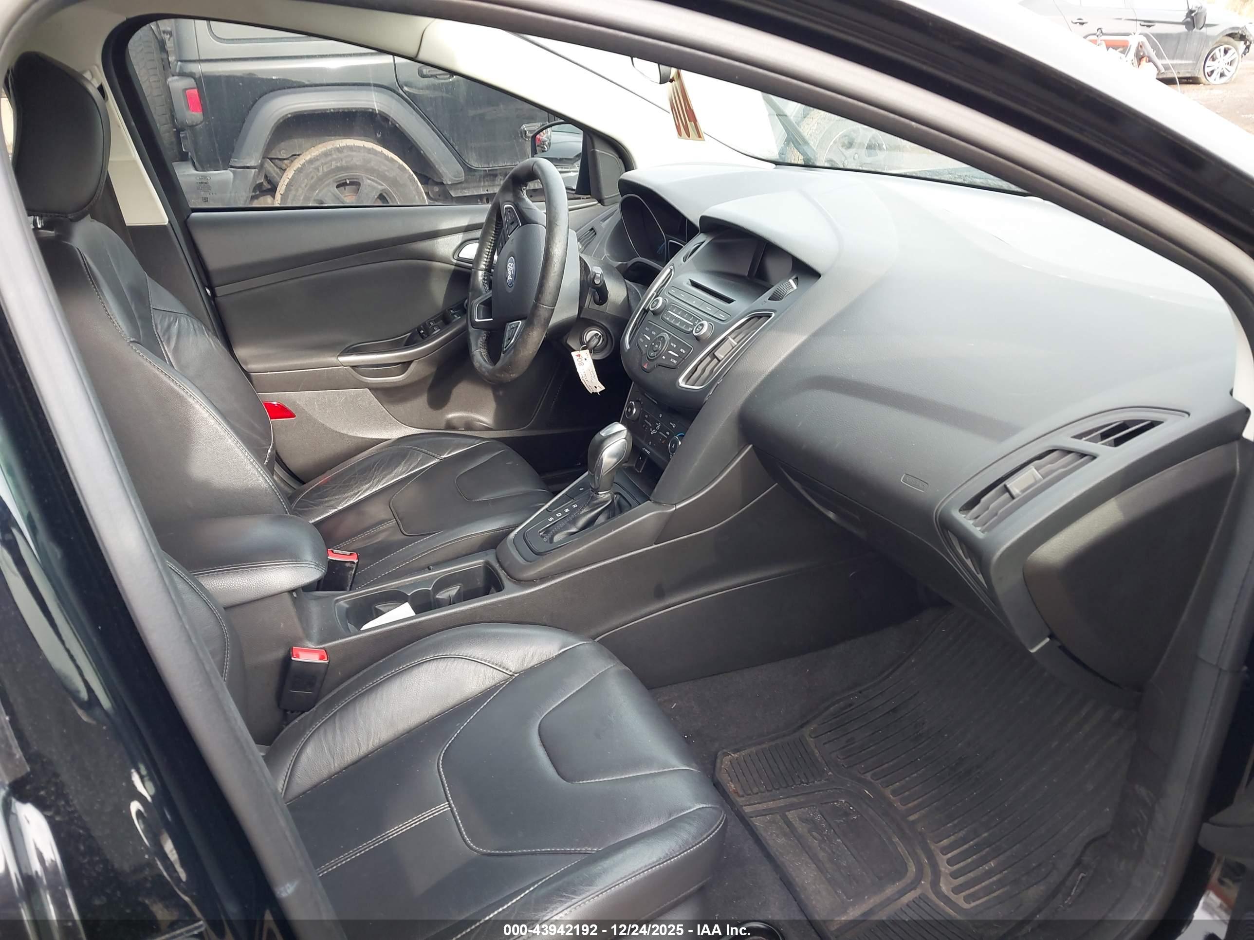 FORD FOCUS image 5