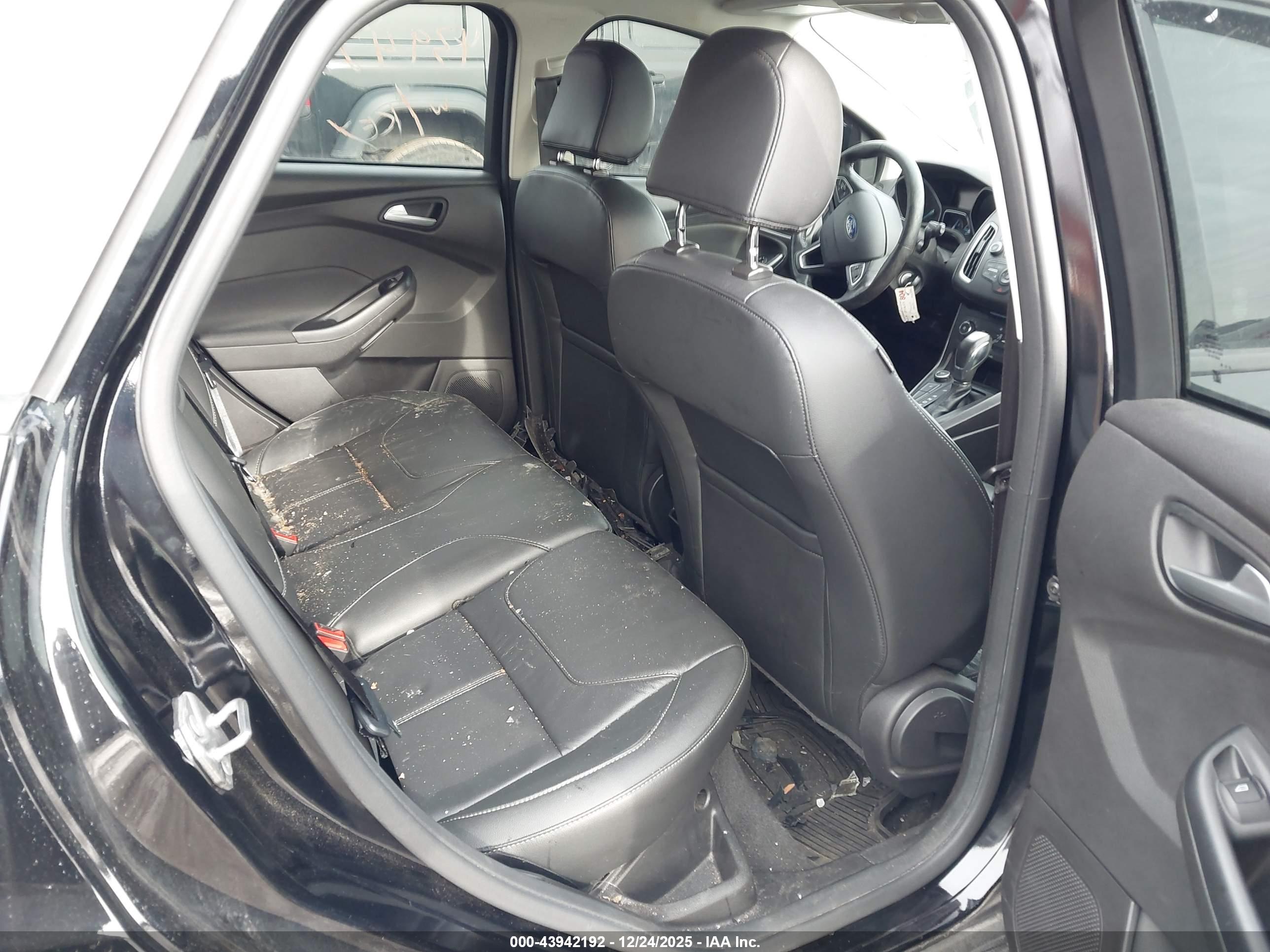 FORD FOCUS image 8
