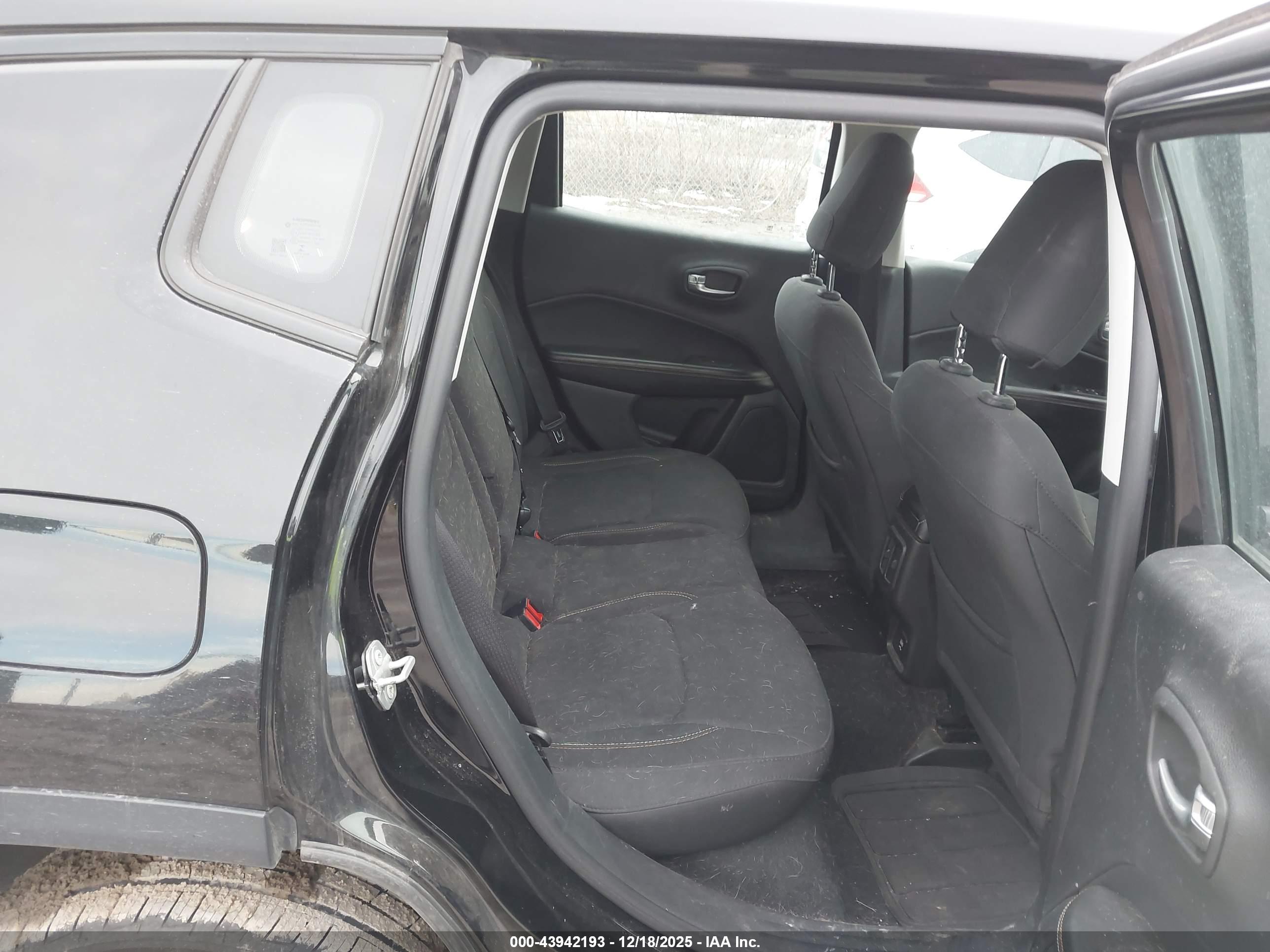 JEEP COMPASS image 8
