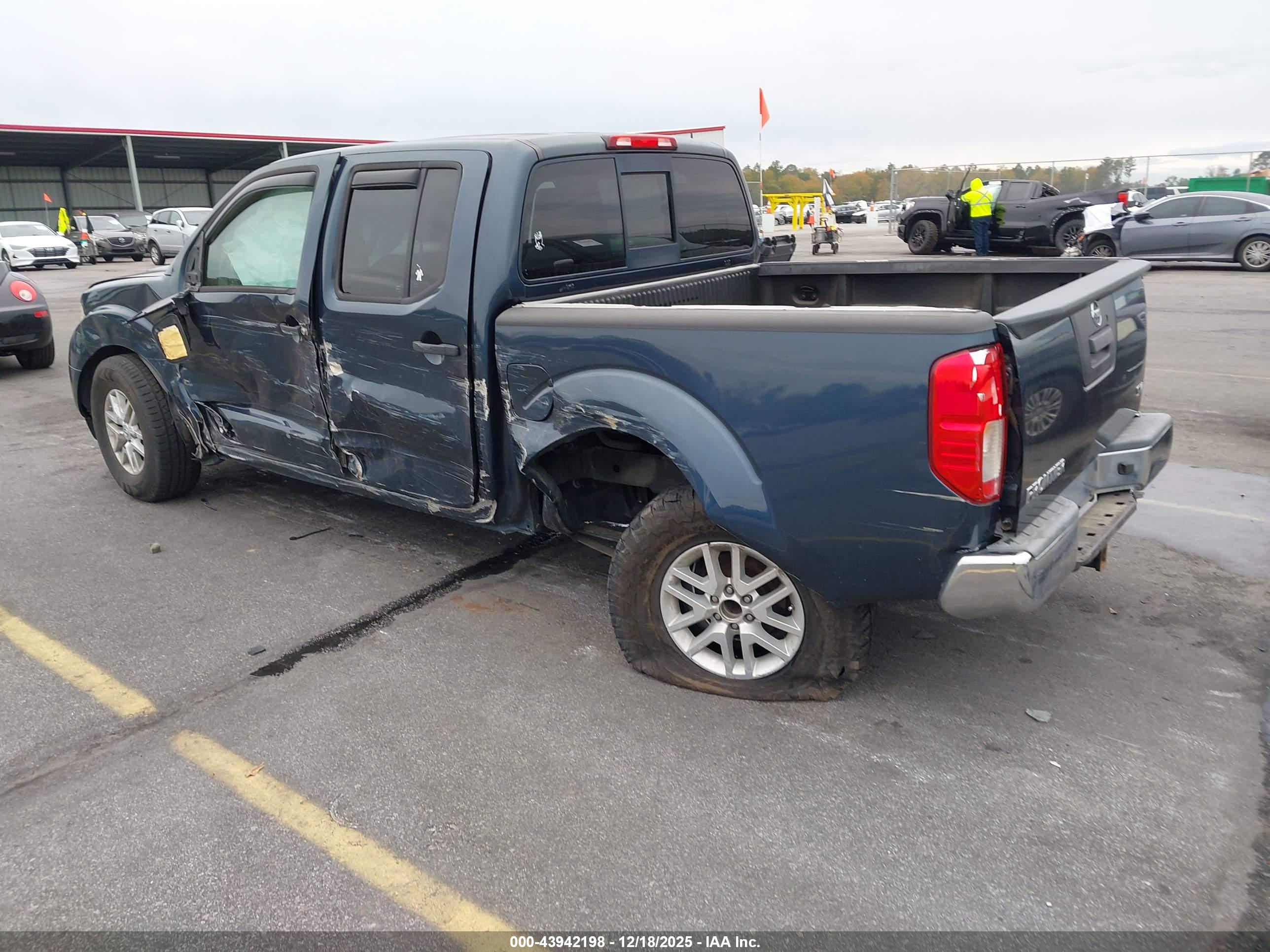 NISSAN FRONTIER image 3
