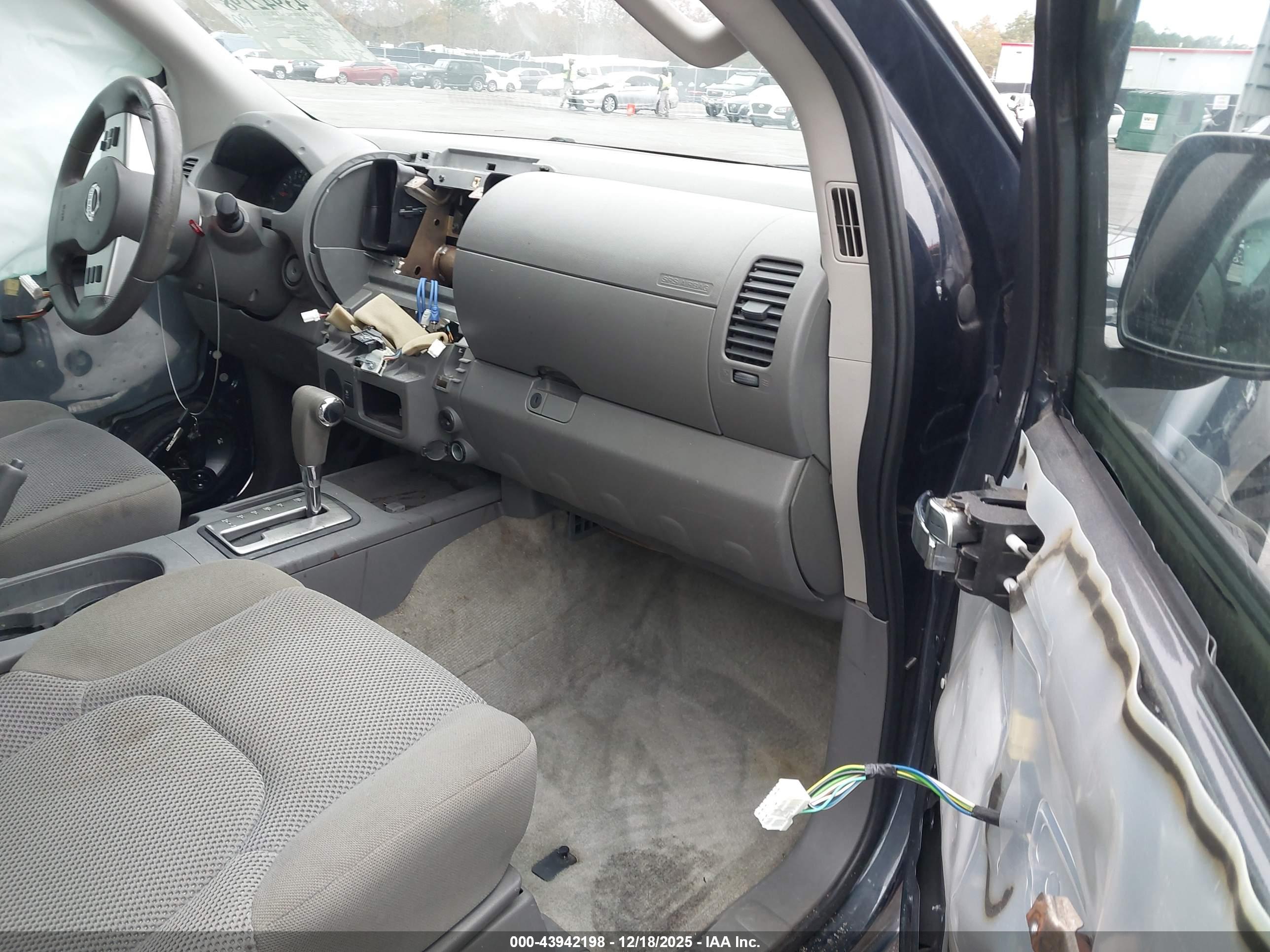 NISSAN FRONTIER image 5