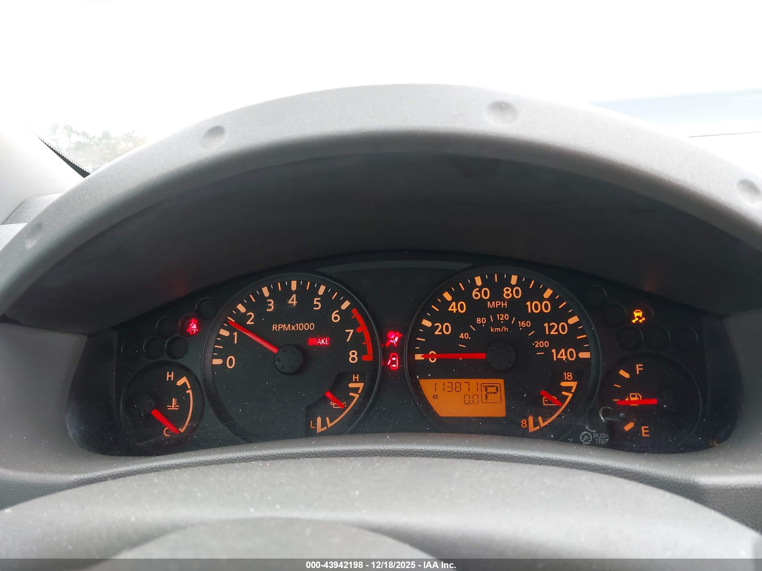 NISSAN FRONTIER image 7