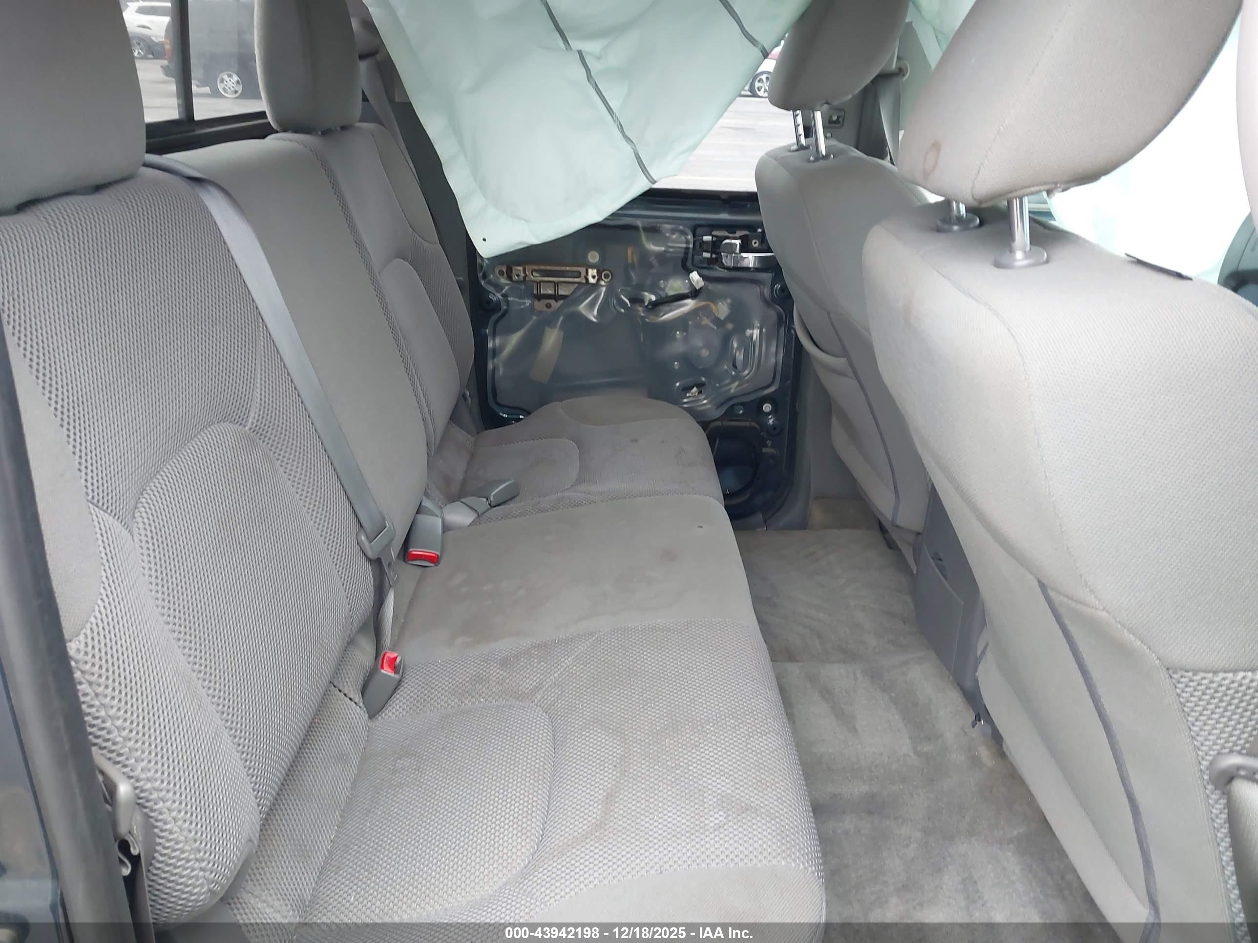 NISSAN FRONTIER image 8