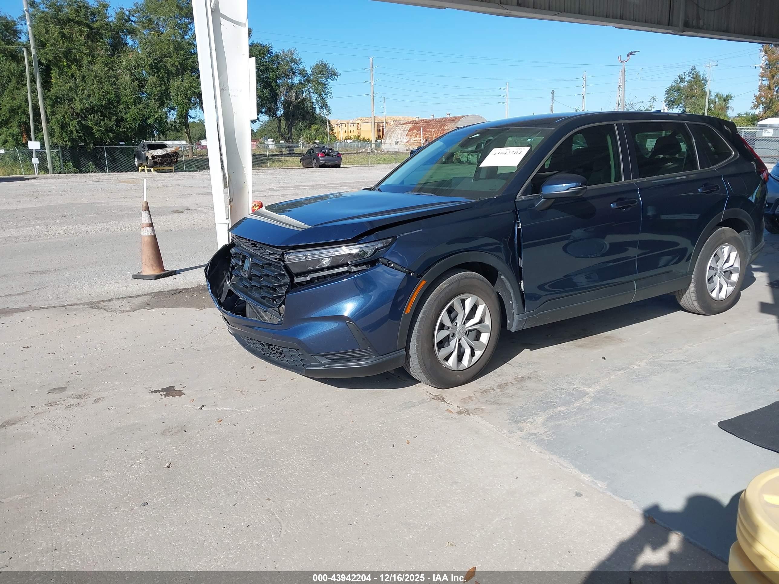 HONDA CR-V image 2