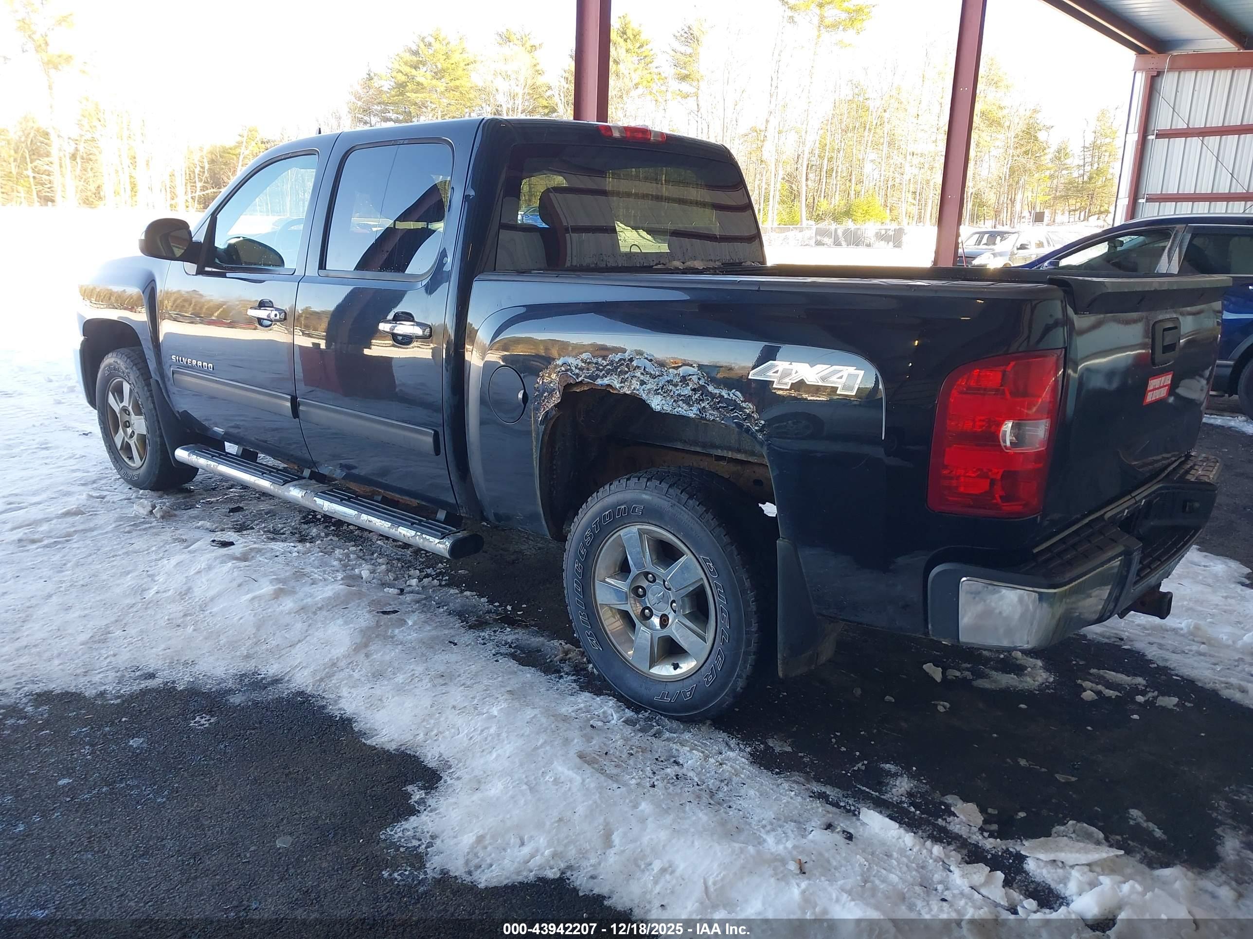 CHEVROLET SILVERADO image 3