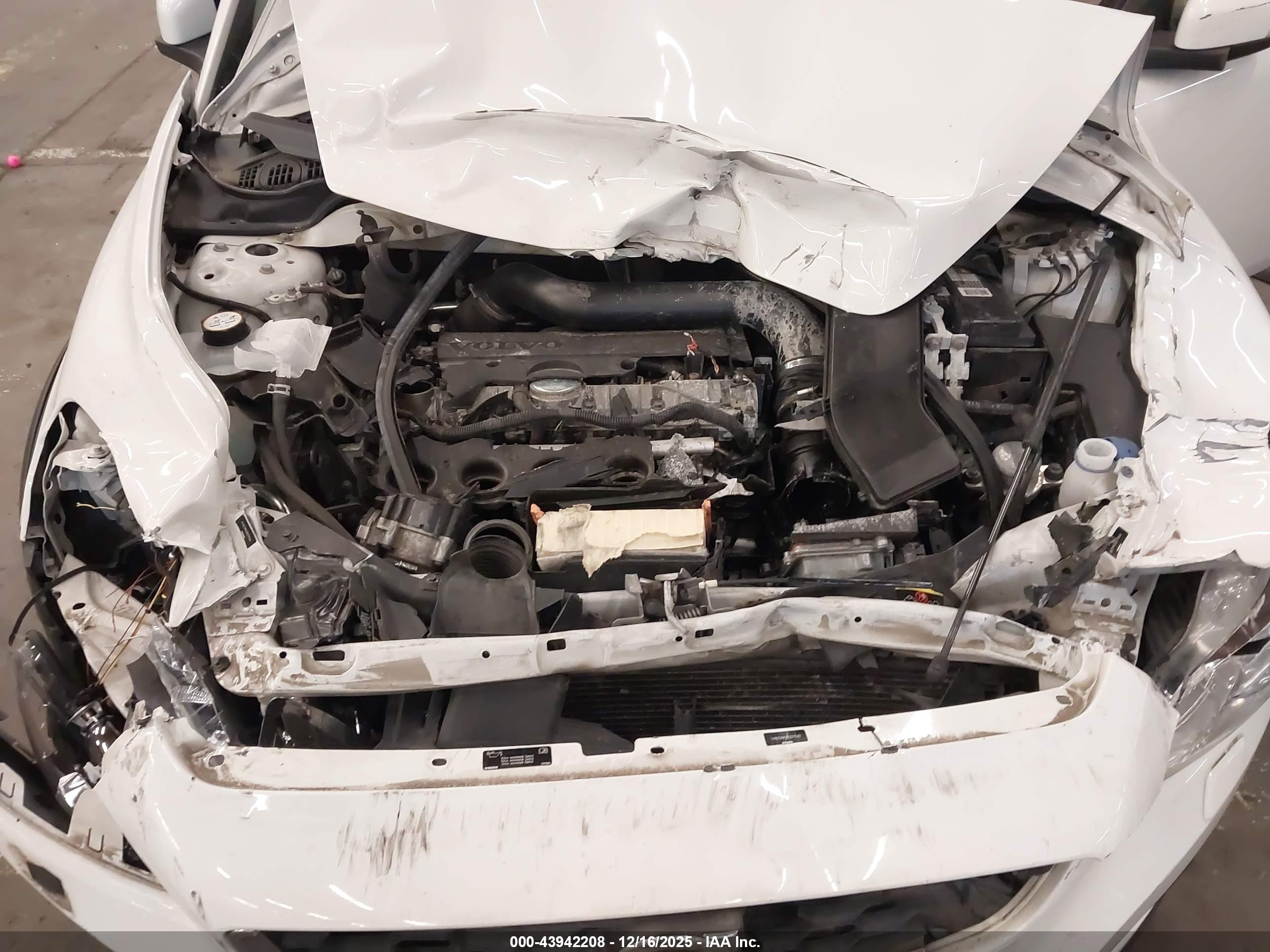 VOLVO C30 image 10