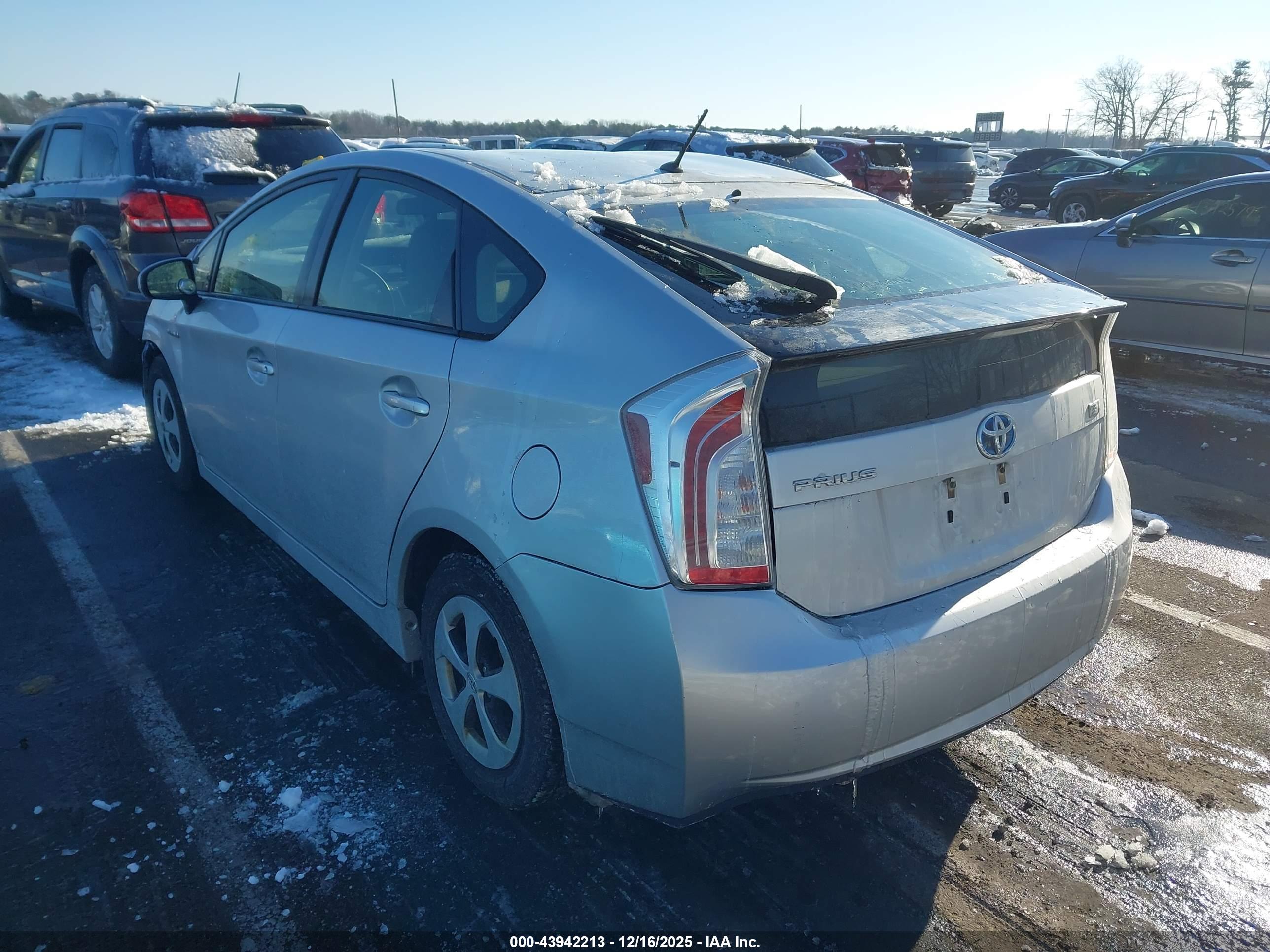 TOYOTA PRIUS image 3