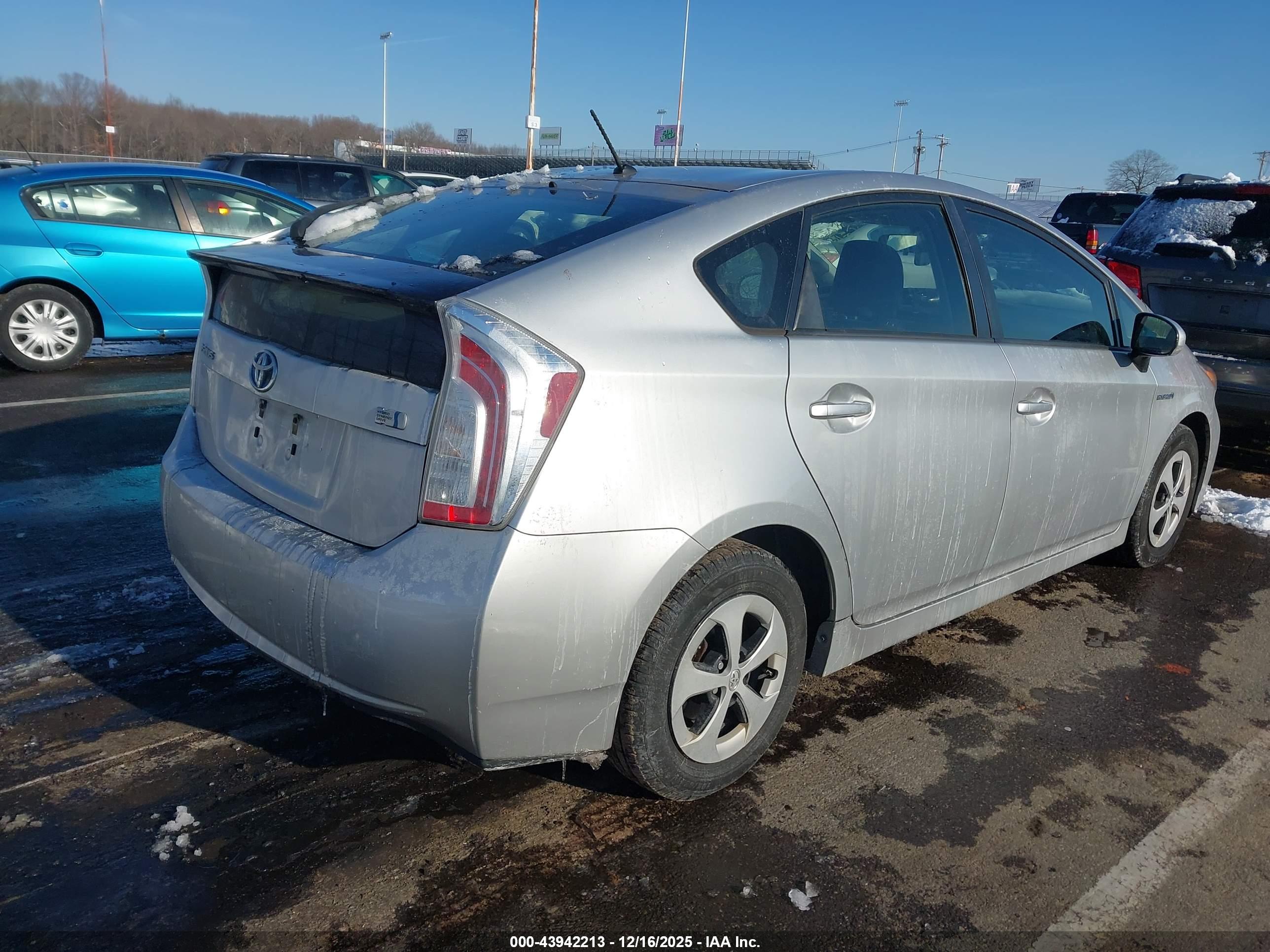 TOYOTA PRIUS image 4