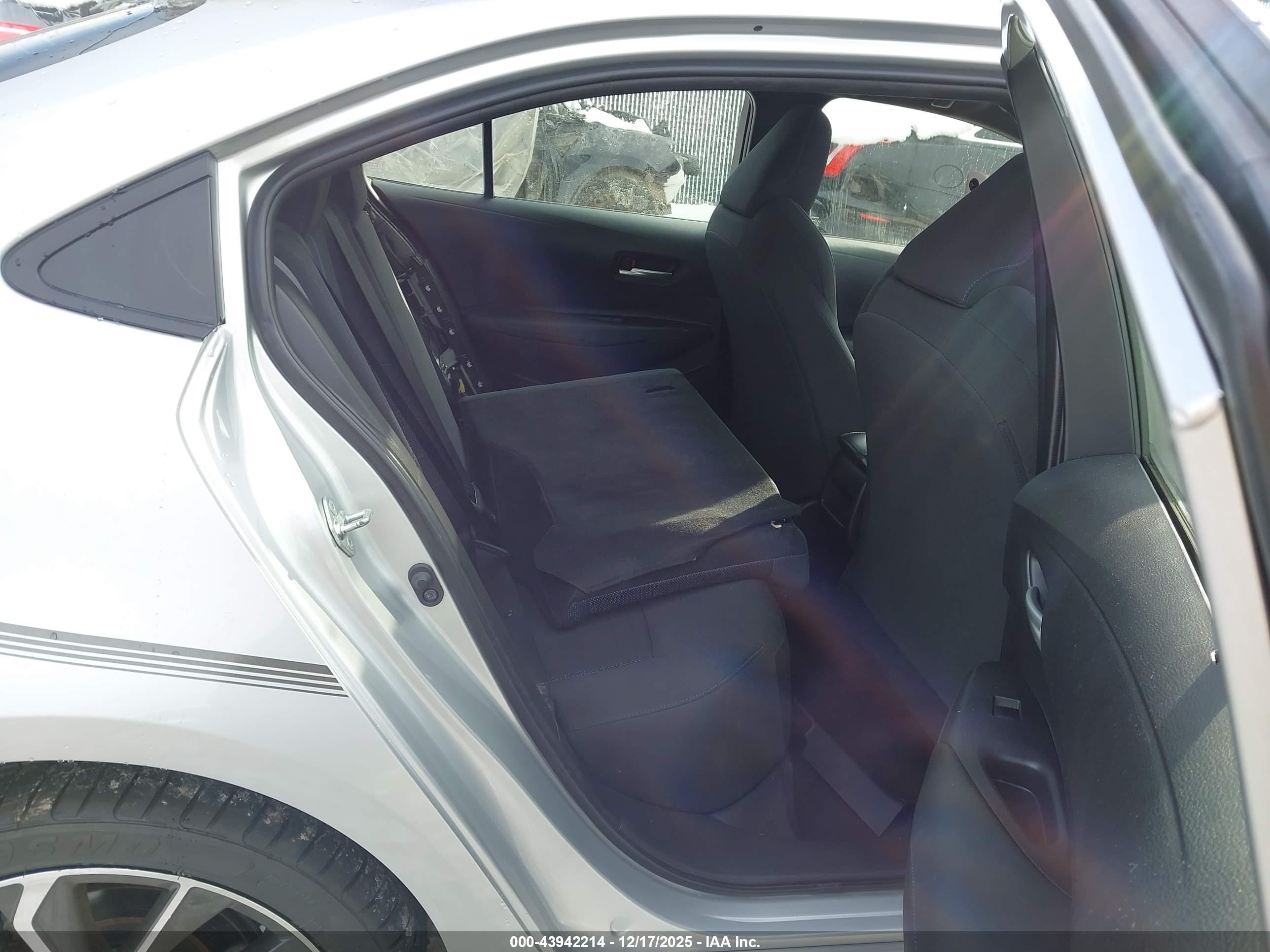 TOYOTA COROLLA image 8
