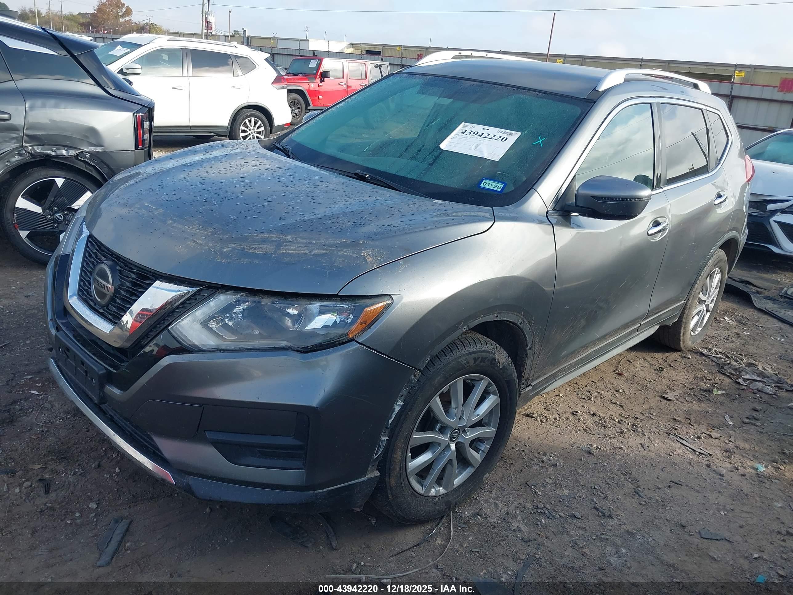 NISSAN ROGUE image 2