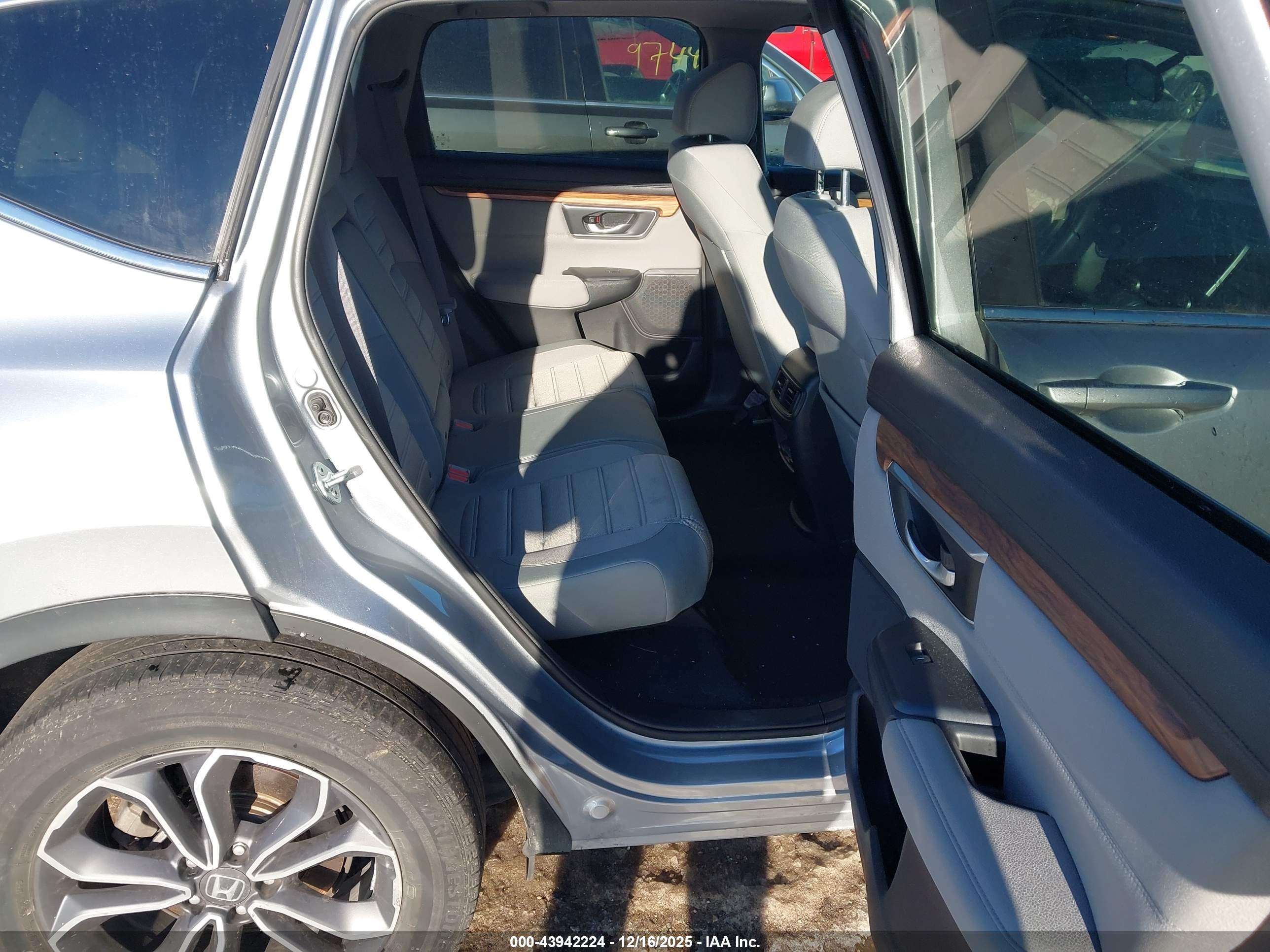 HONDA CR-V image 8
