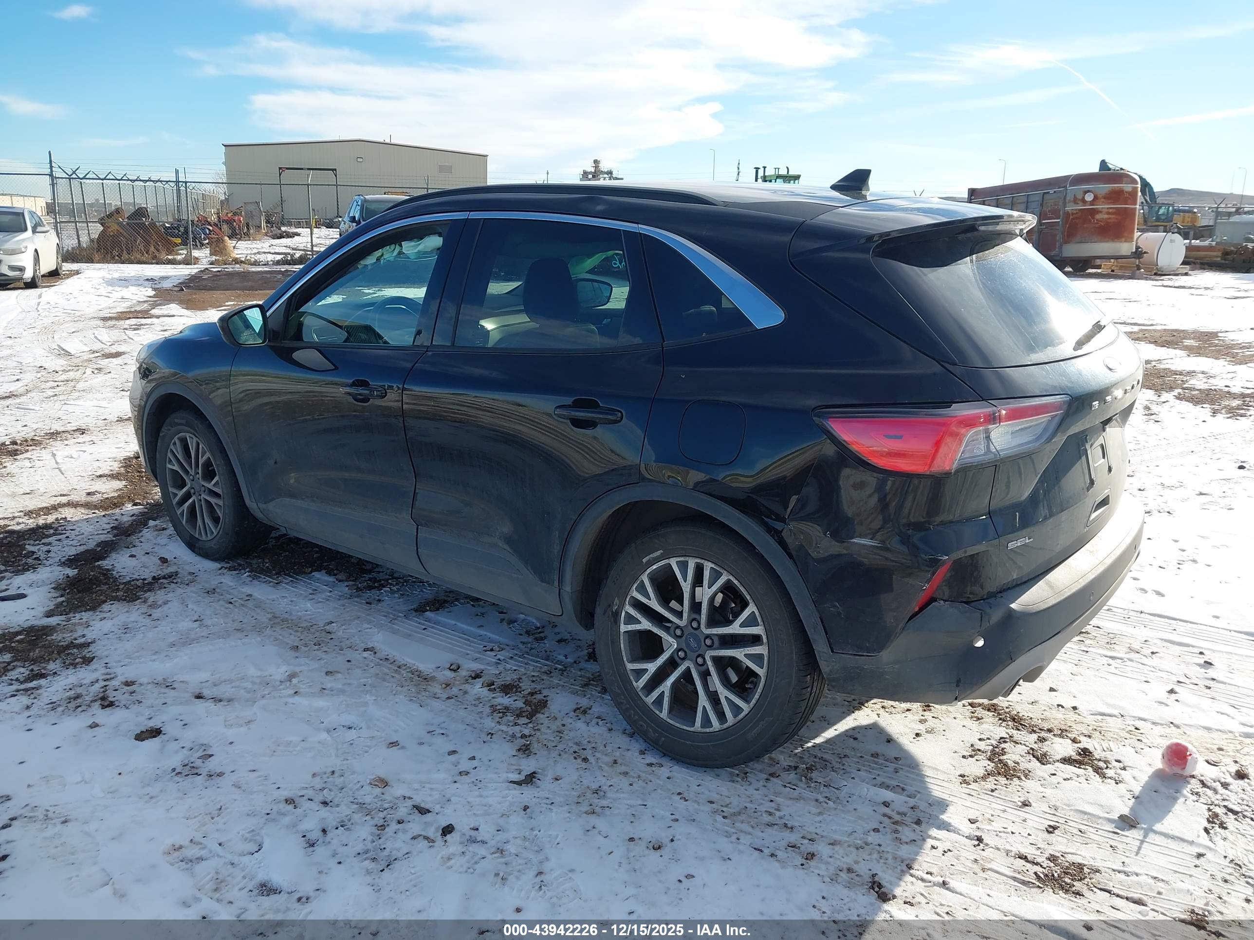 FORD ESCAPE image 3