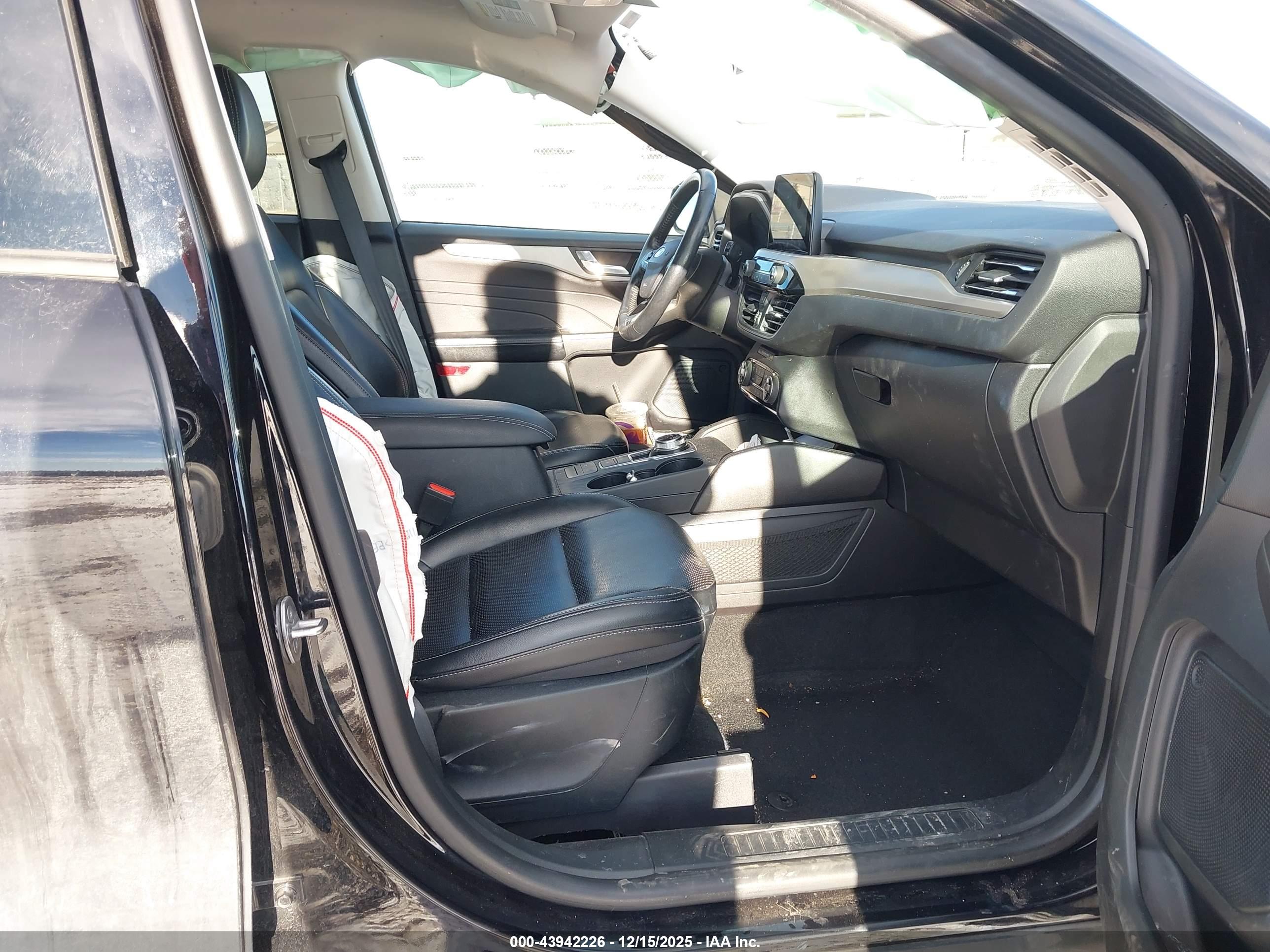 FORD ESCAPE image 5