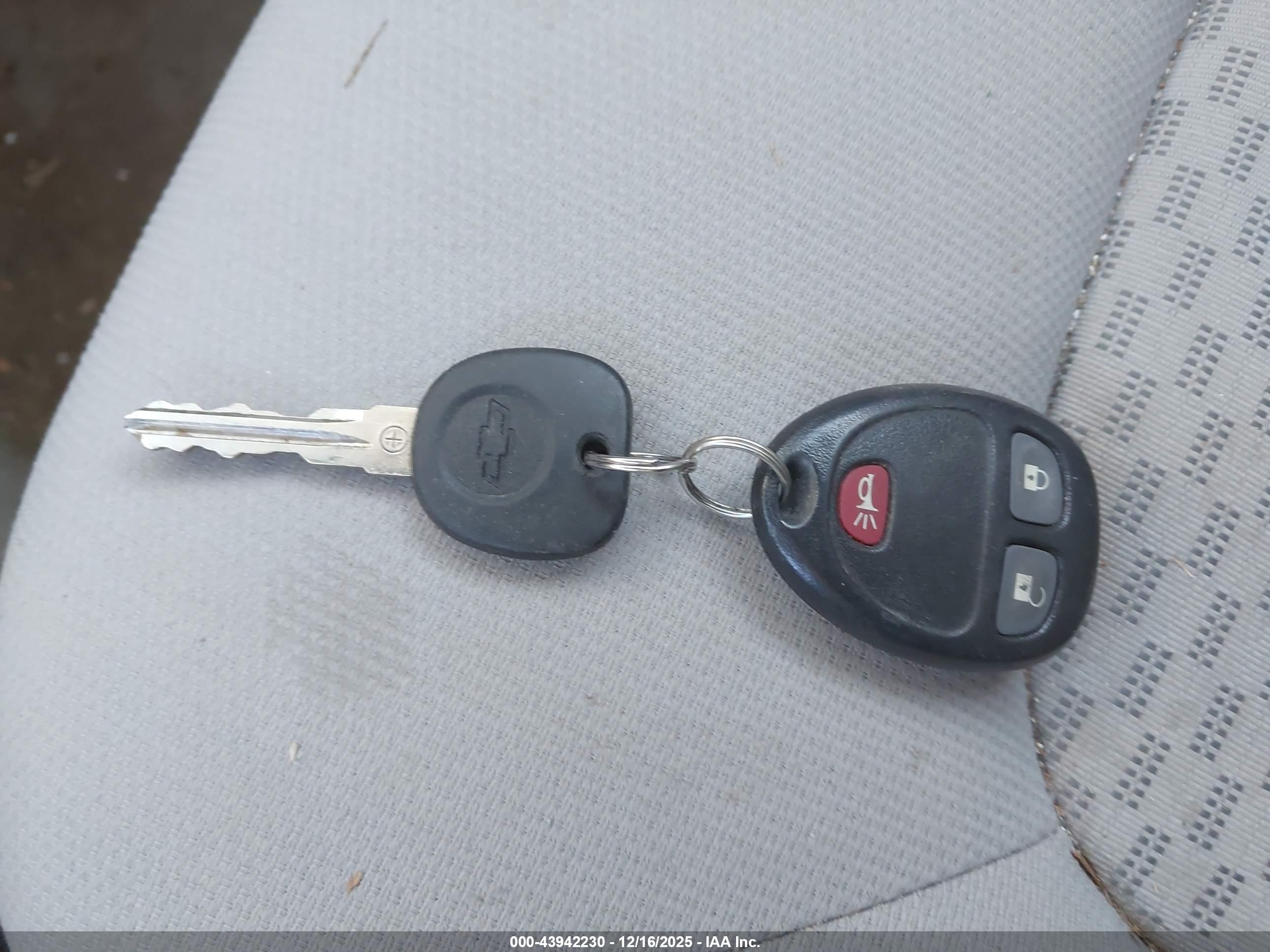CHEVROLET HHR image 11