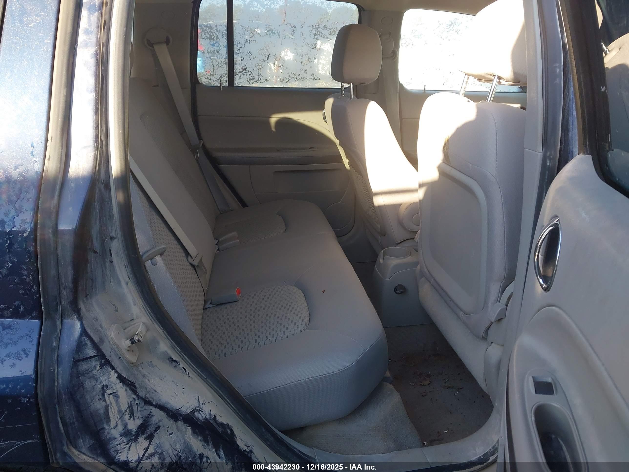 CHEVROLET HHR image 8