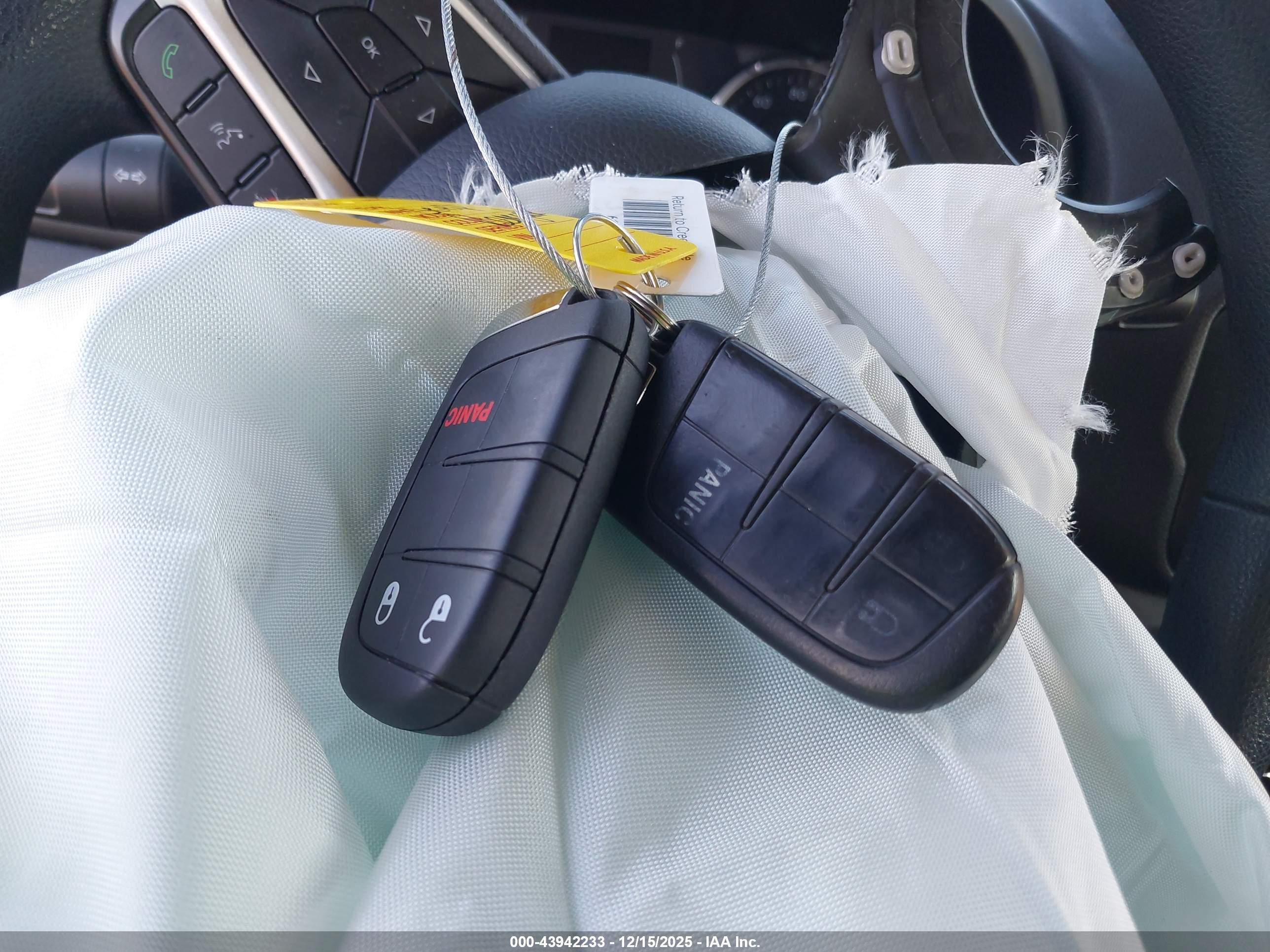 JEEP RENEGADE image 11