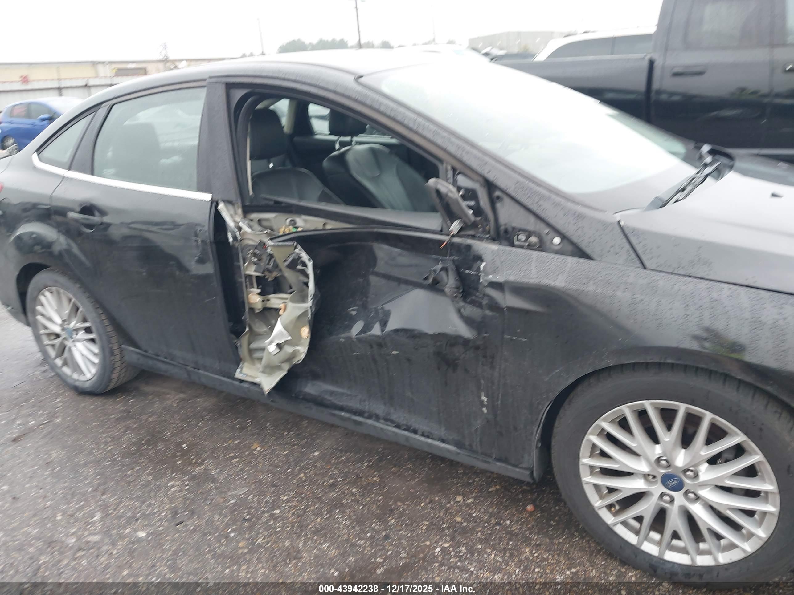 FORD FOCUS image 6
