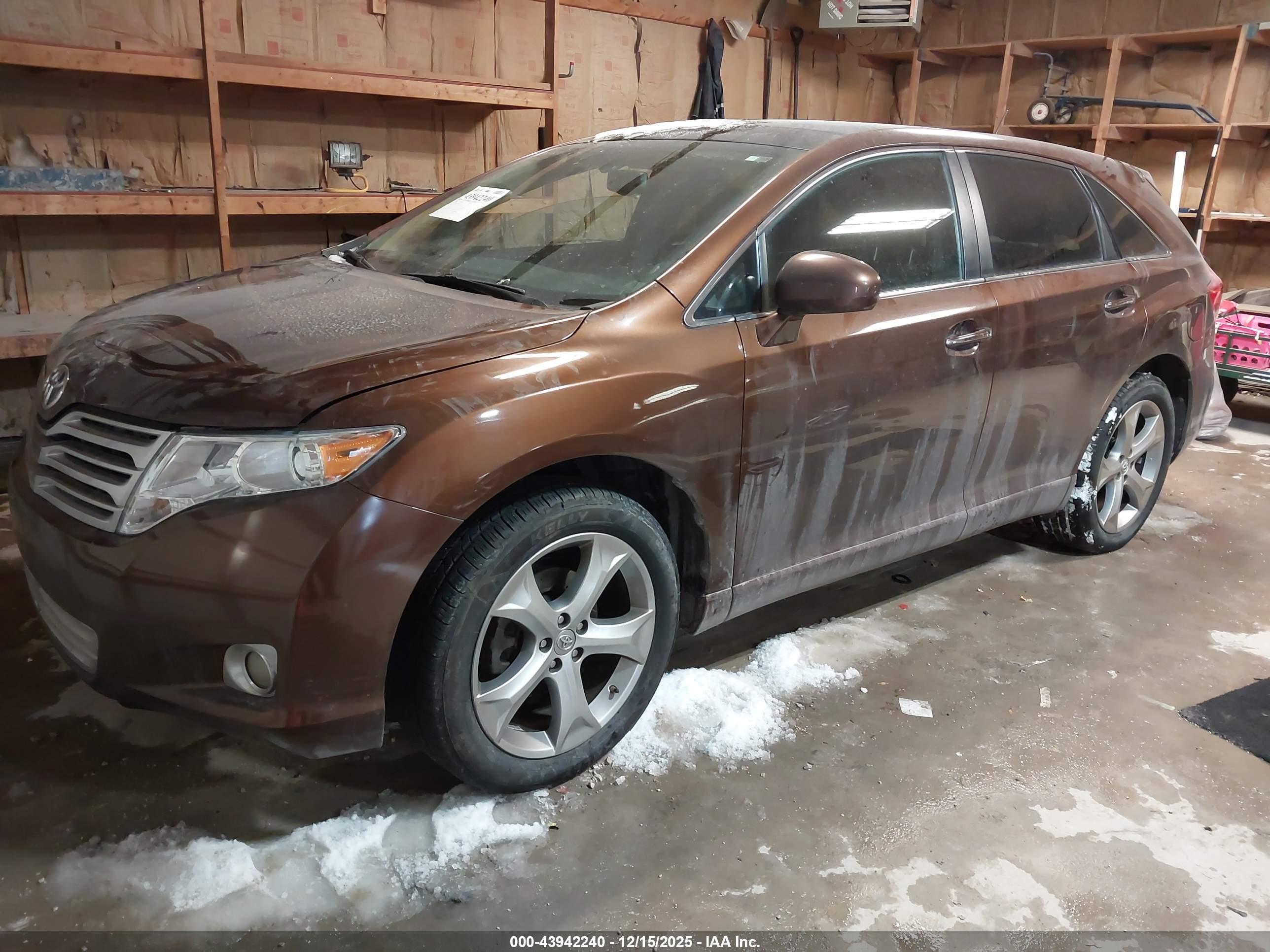 TOYOTA VENZA image 2