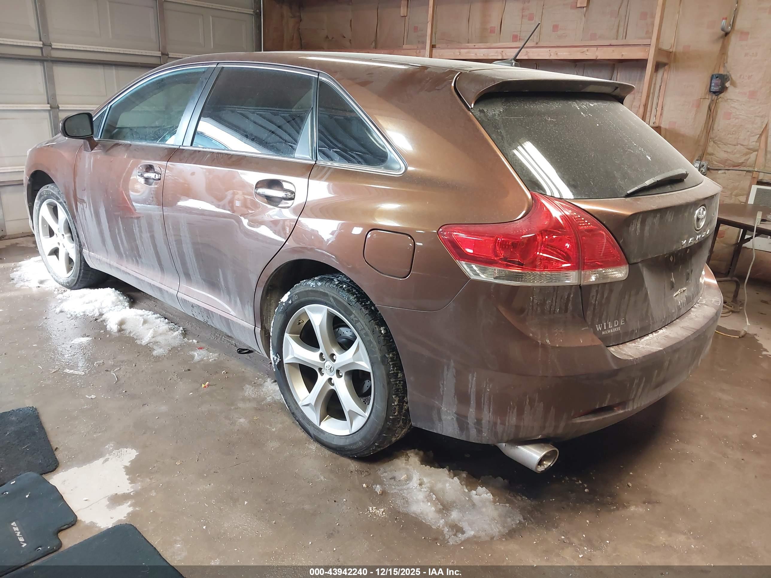 TOYOTA VENZA image 3