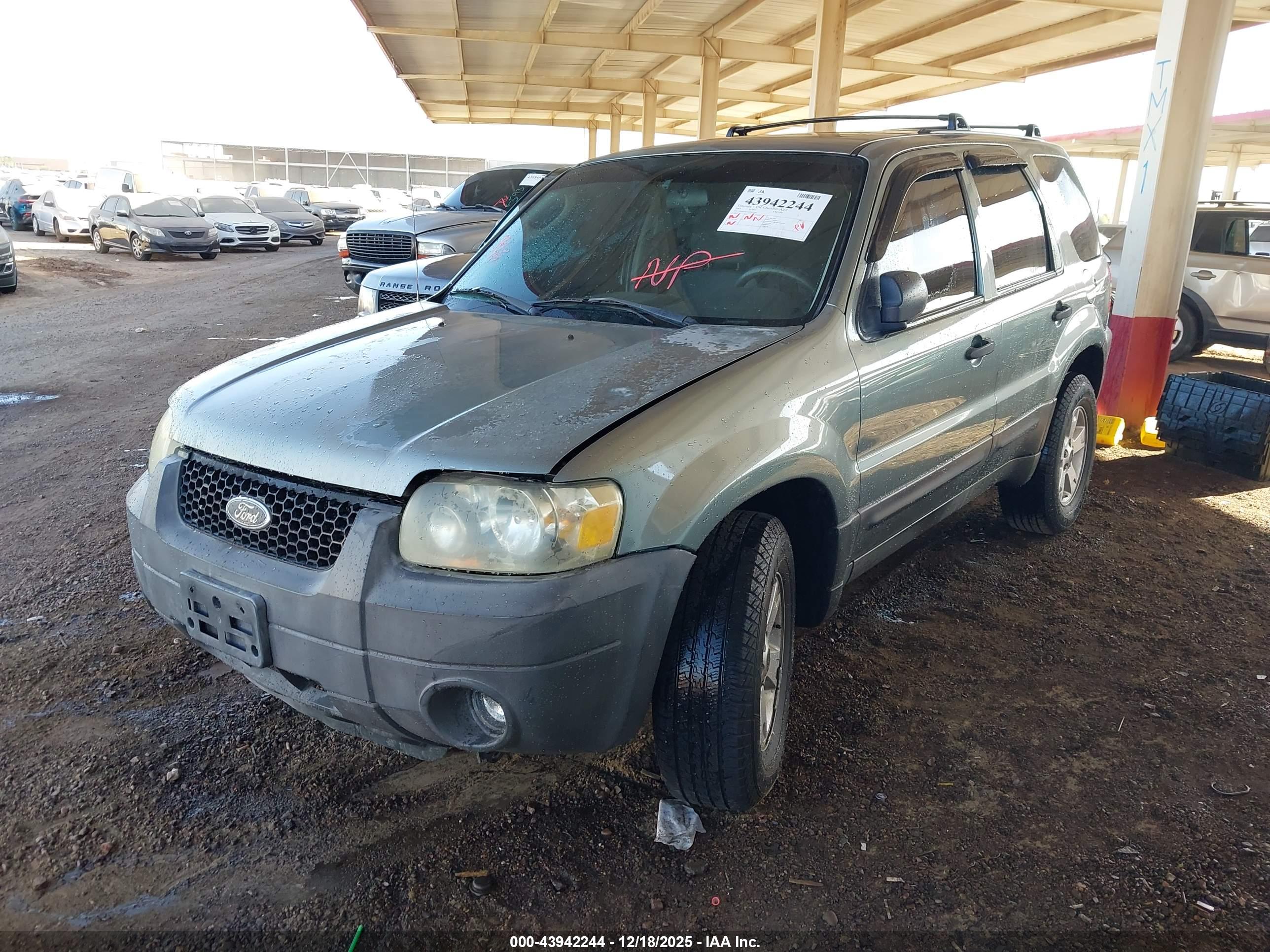 FORD ESCAPE image 2