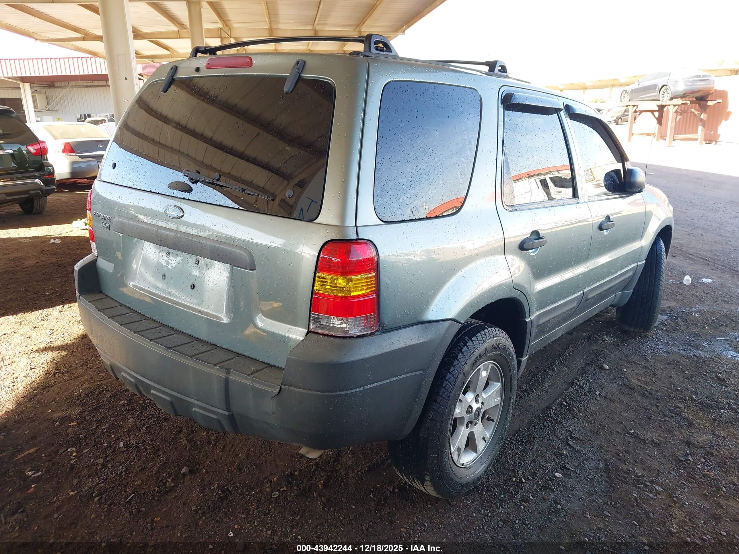 FORD ESCAPE image 4