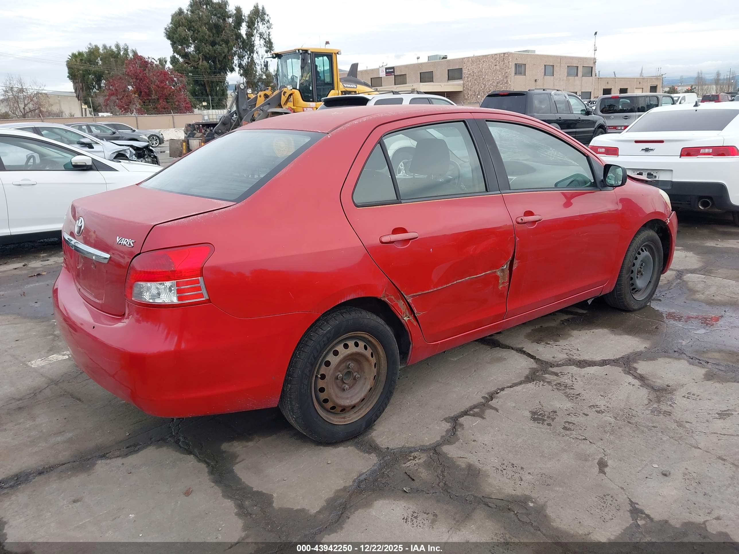 TOYOTA YARIS image 4