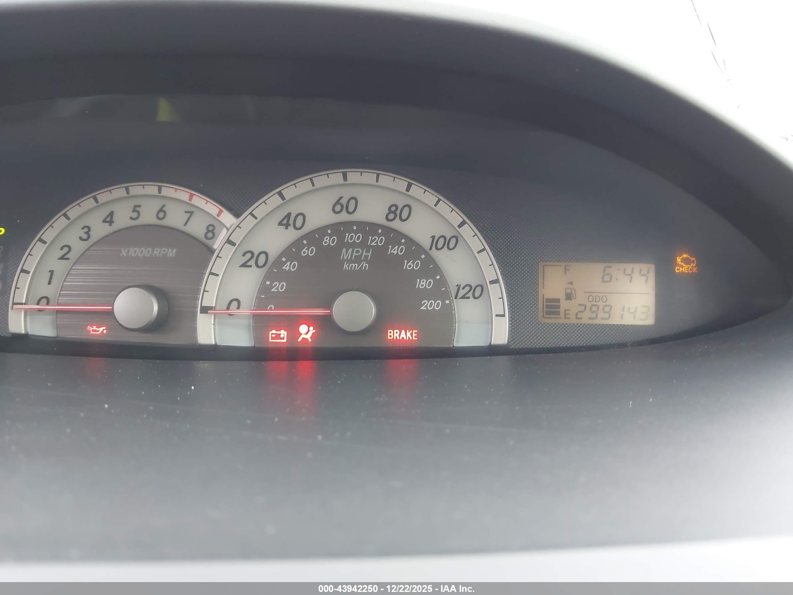 TOYOTA YARIS image 7
