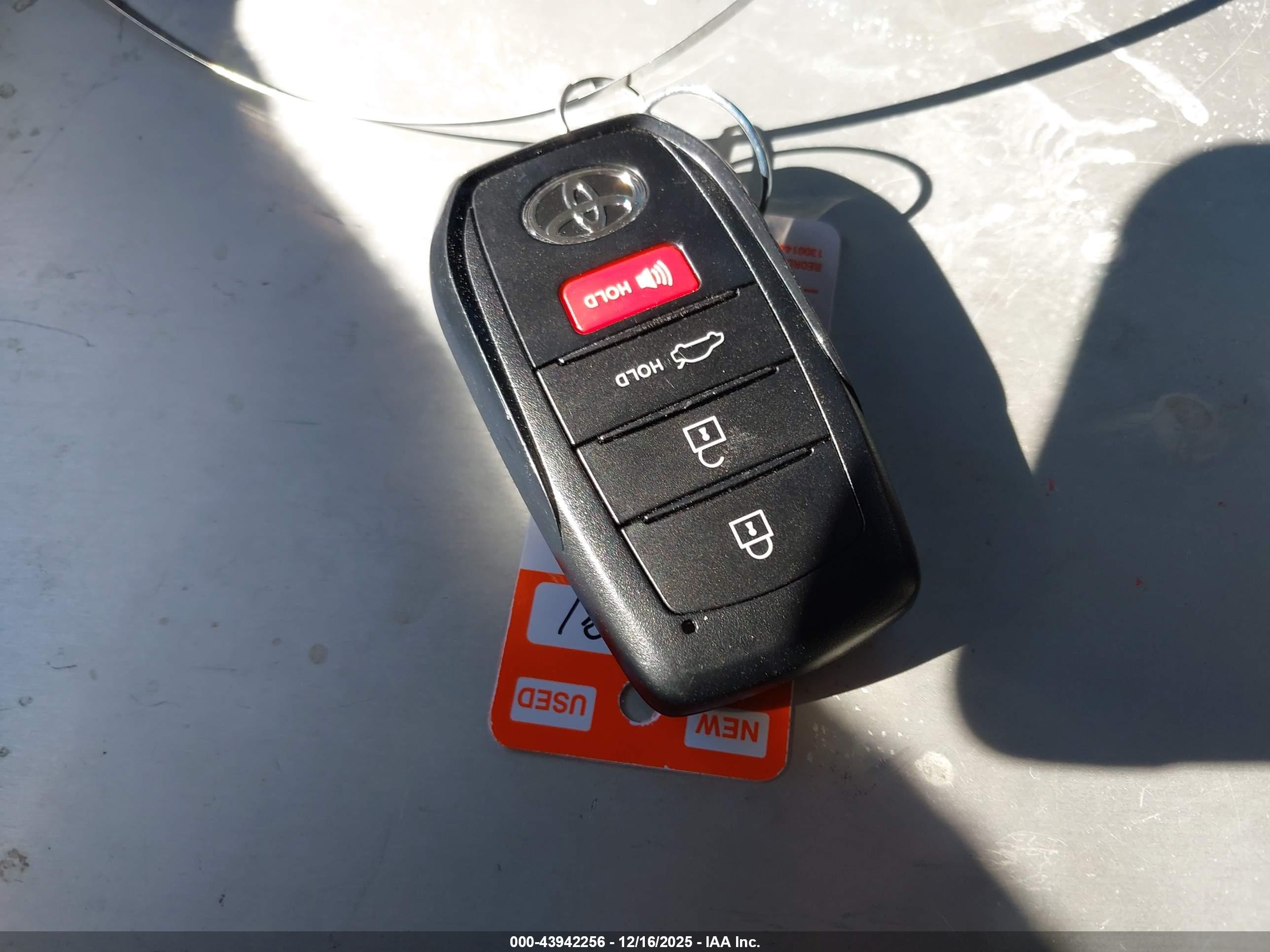 TOYOTA CAMRY image 11